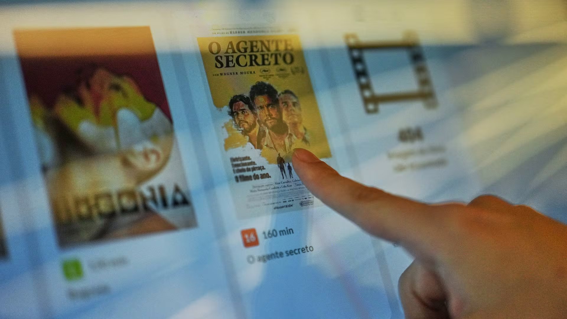 La película ‘El agente secreto’ aborda el impacto de la dictadura militar en Brasil en la década de 1970 a través de la vida de un padre viudo