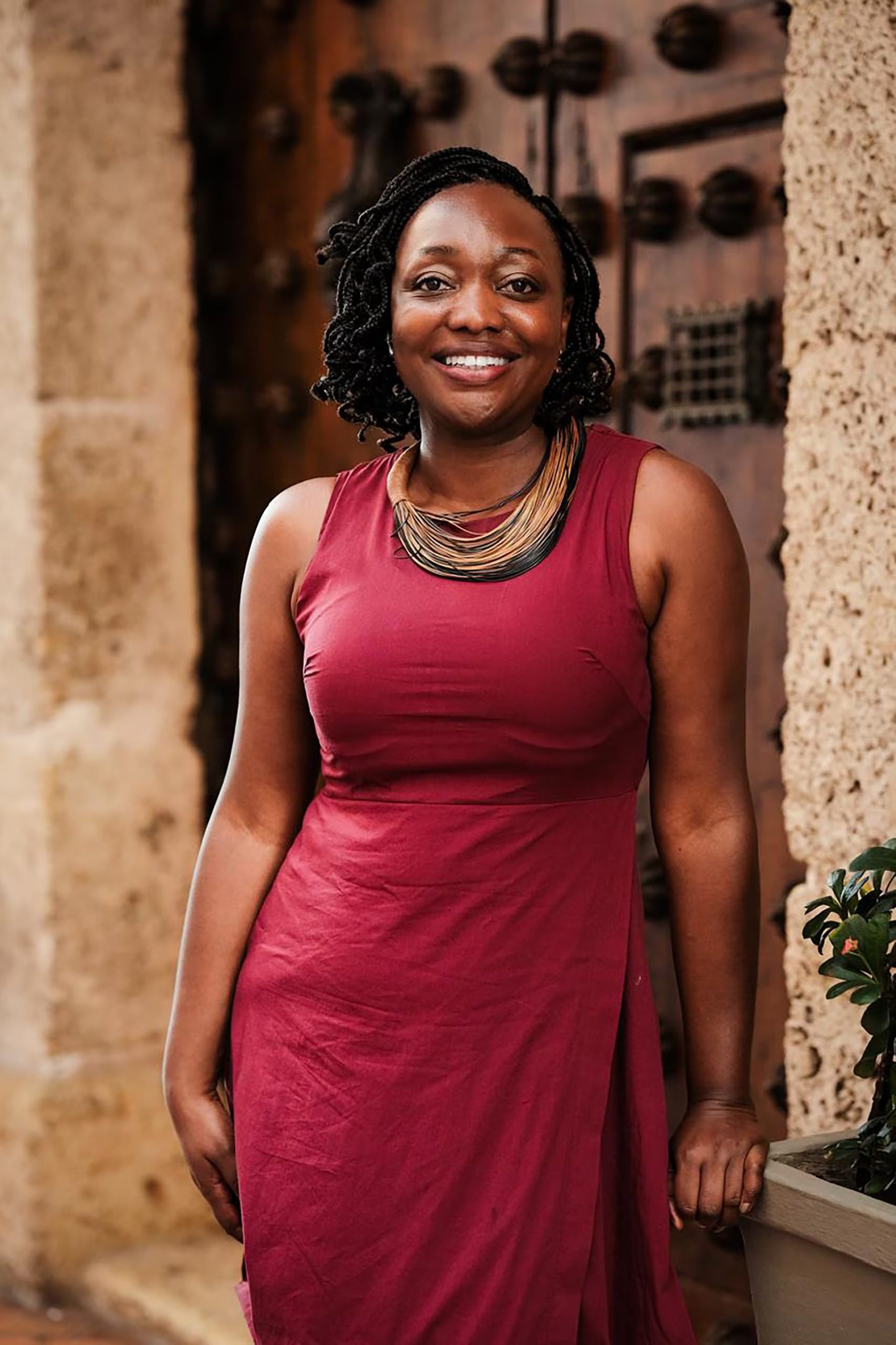 Paula Moreno conoció a María Roa como jurado de unos premios y compartió su vida durante un año para escribir el libro 