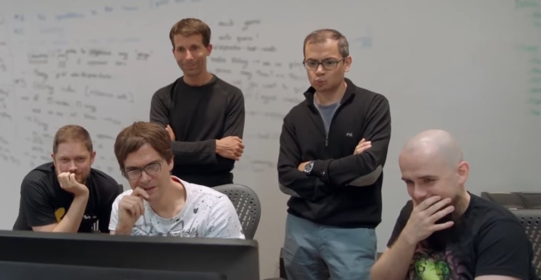 La película sigue el trabajo del equipo liderado por Demis Hassabis. (YouTube)