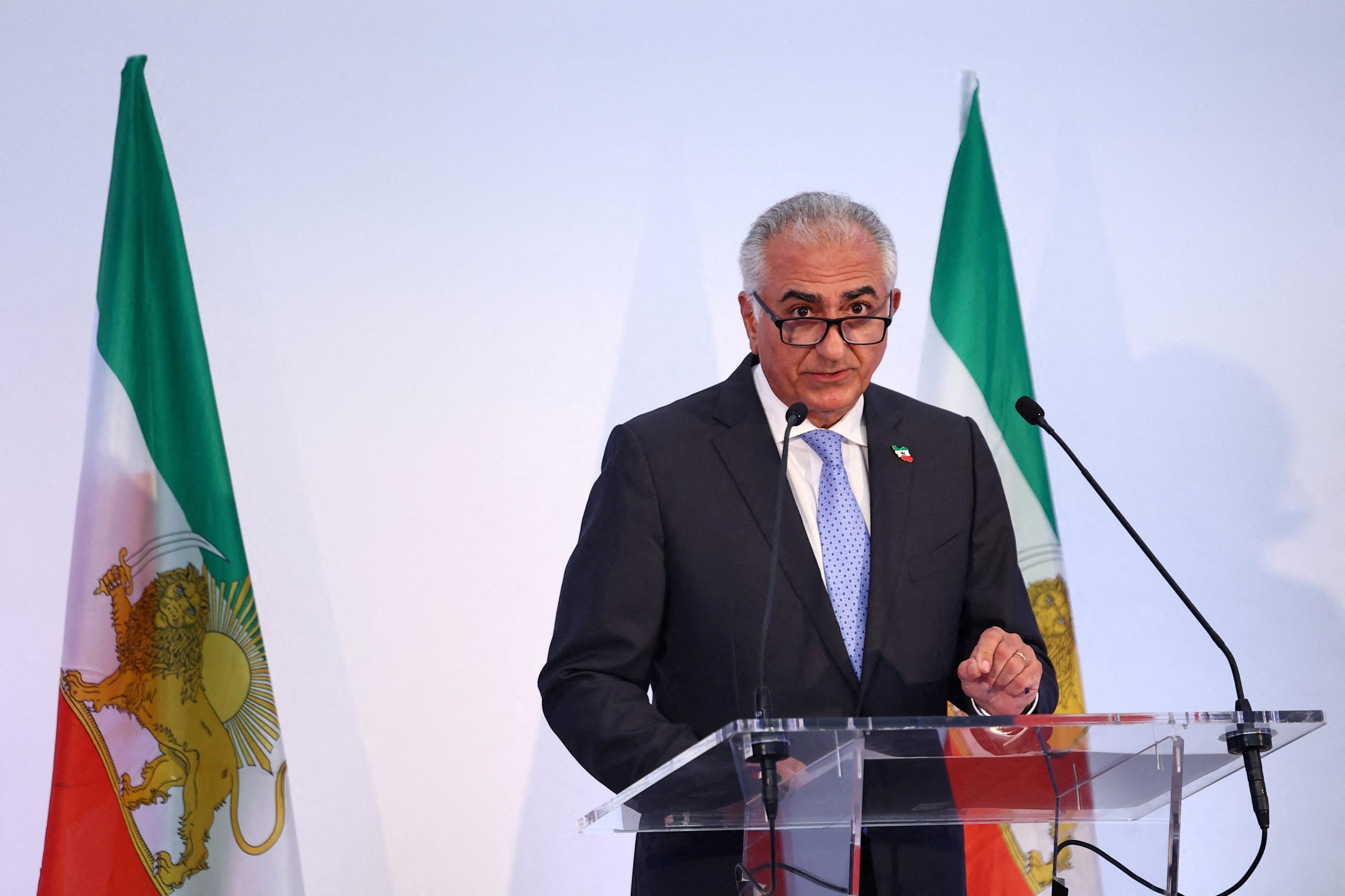 Desde el exilio, Pahlaví aseguró que la ayuda internacional “está en camino” (Reuters)