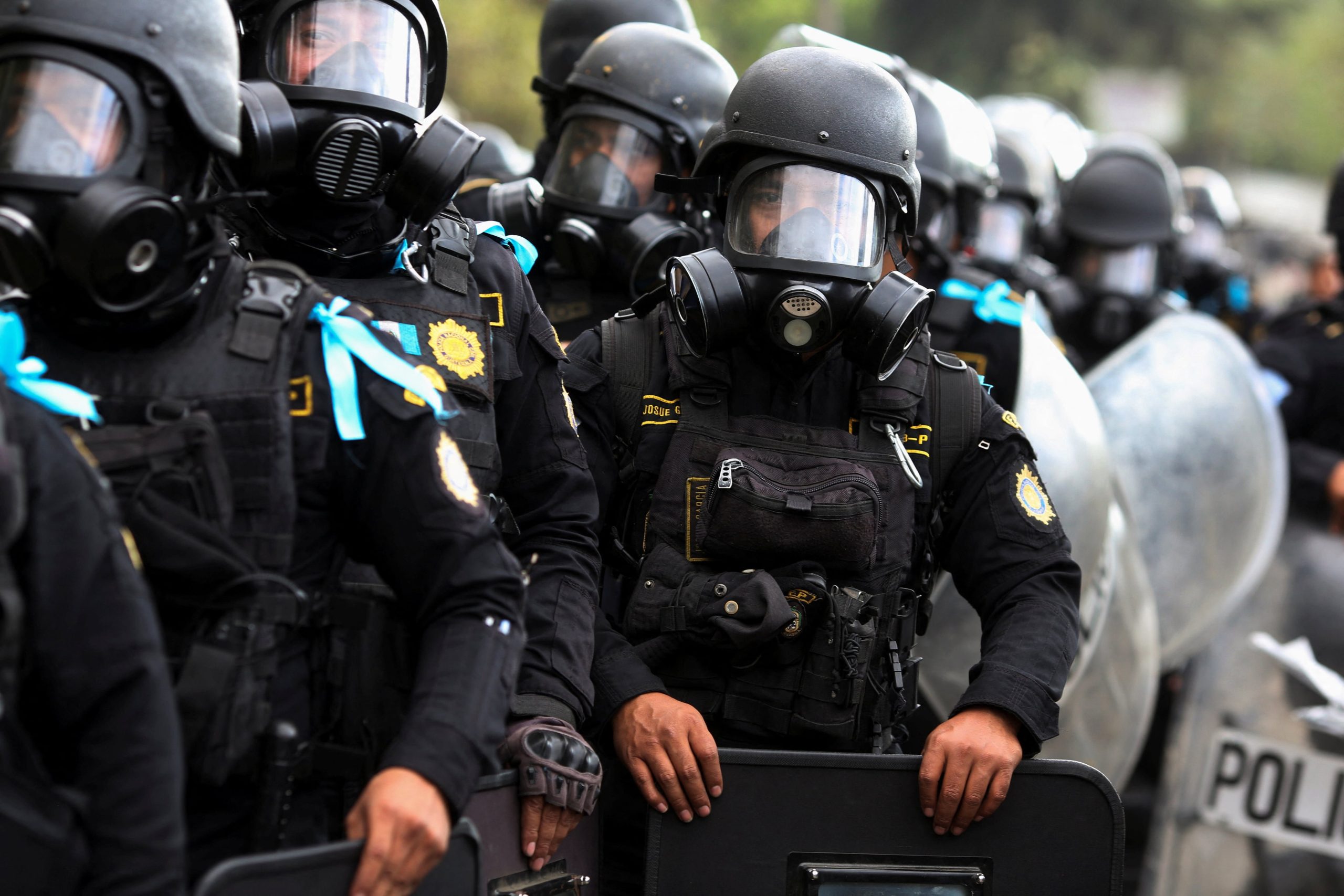 Ocho policías muertos y más de diez agentes heridos dejaron varios ataques en distintos puntos de la capital guatemalteca. REUTERS/Josue Decavele