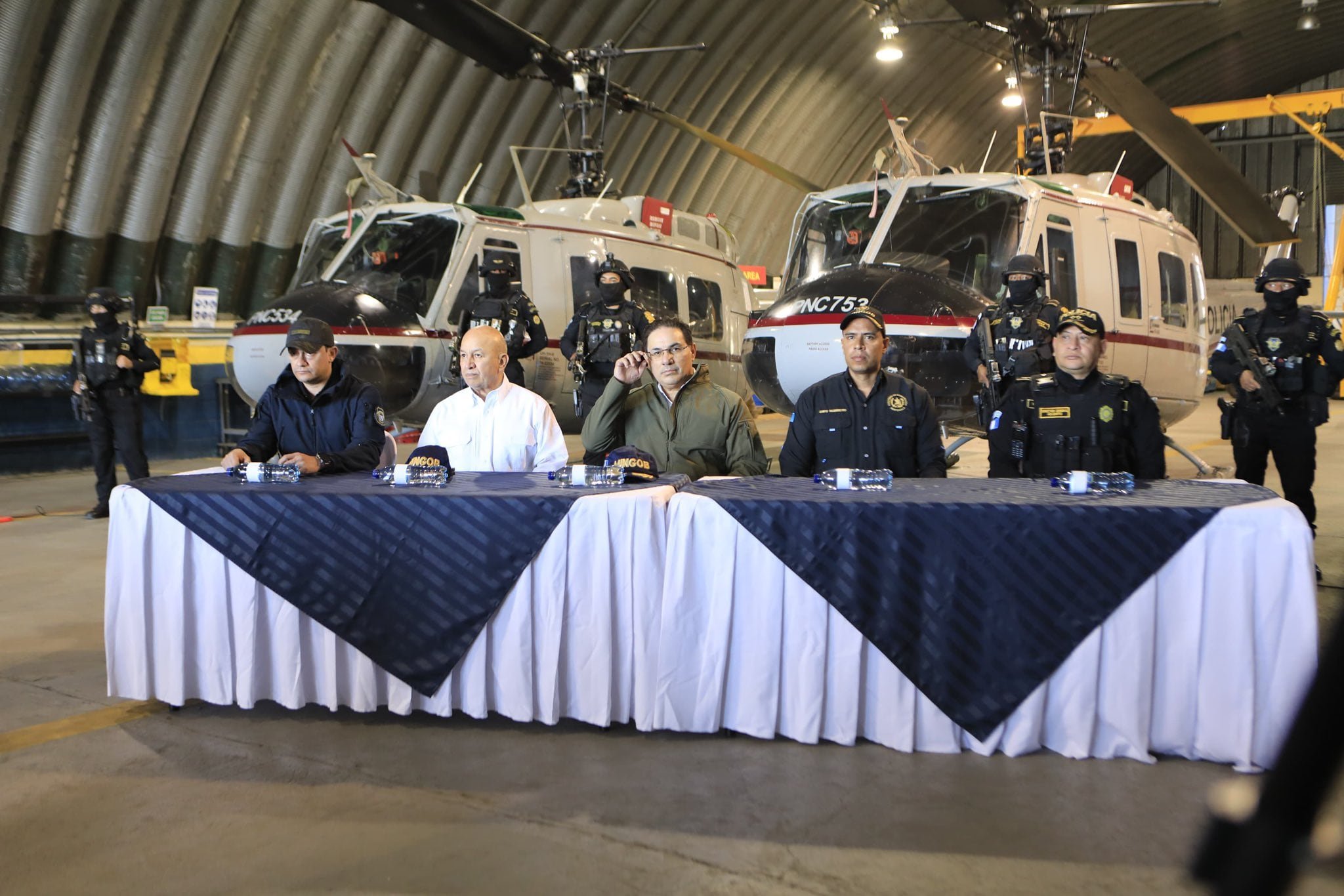 El ministro reiteró que el Gobierno no pactará con ningún grupo terrorista ni cederá ante chantajes. (@mingobguate)