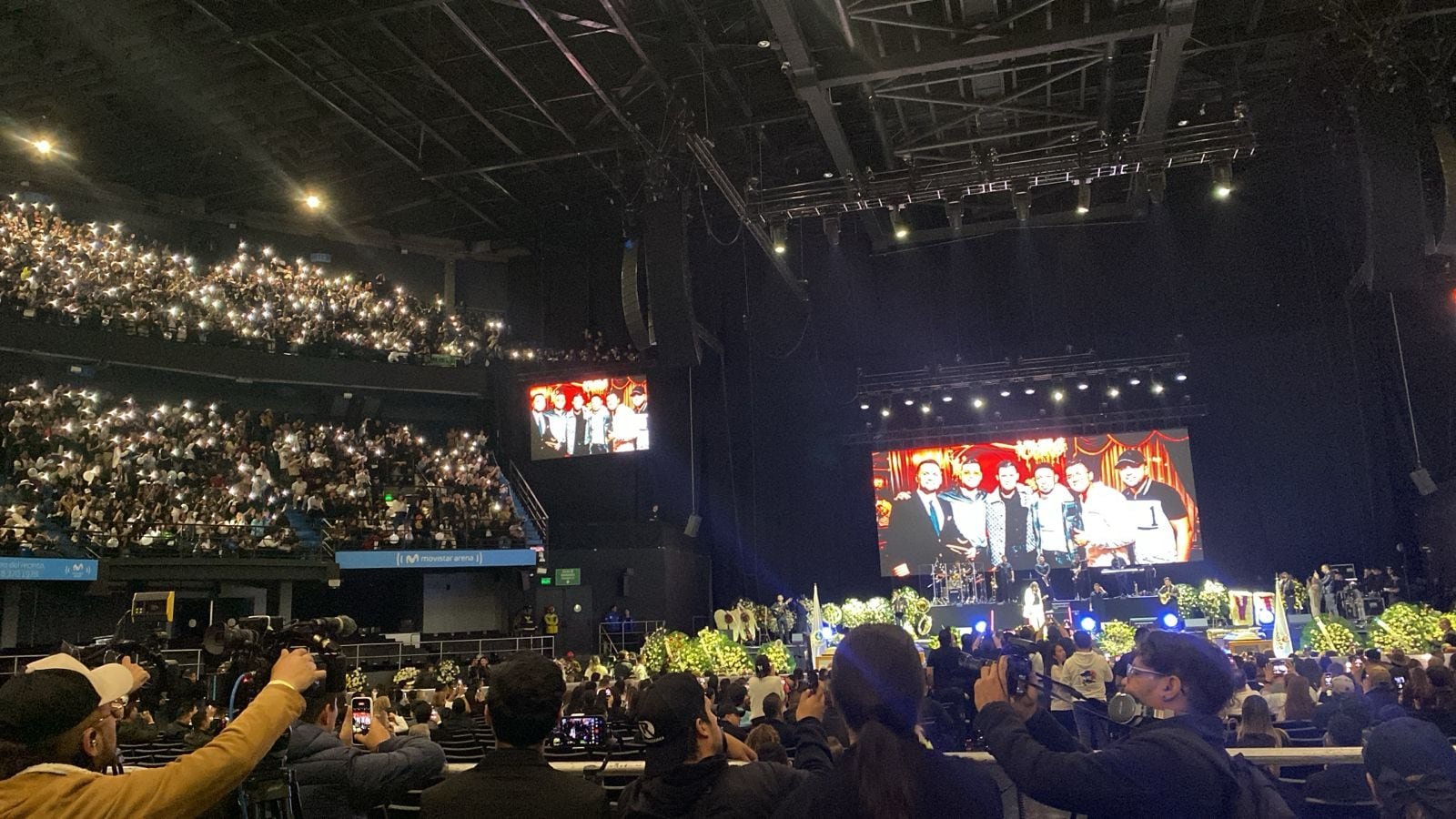 El homenaje a Yeison Jiménez reunió a familiares, colegas y admiradores que celebraron su impacto en la música popular colombiana - crédito Daniel Ospina/Infobae Colombia