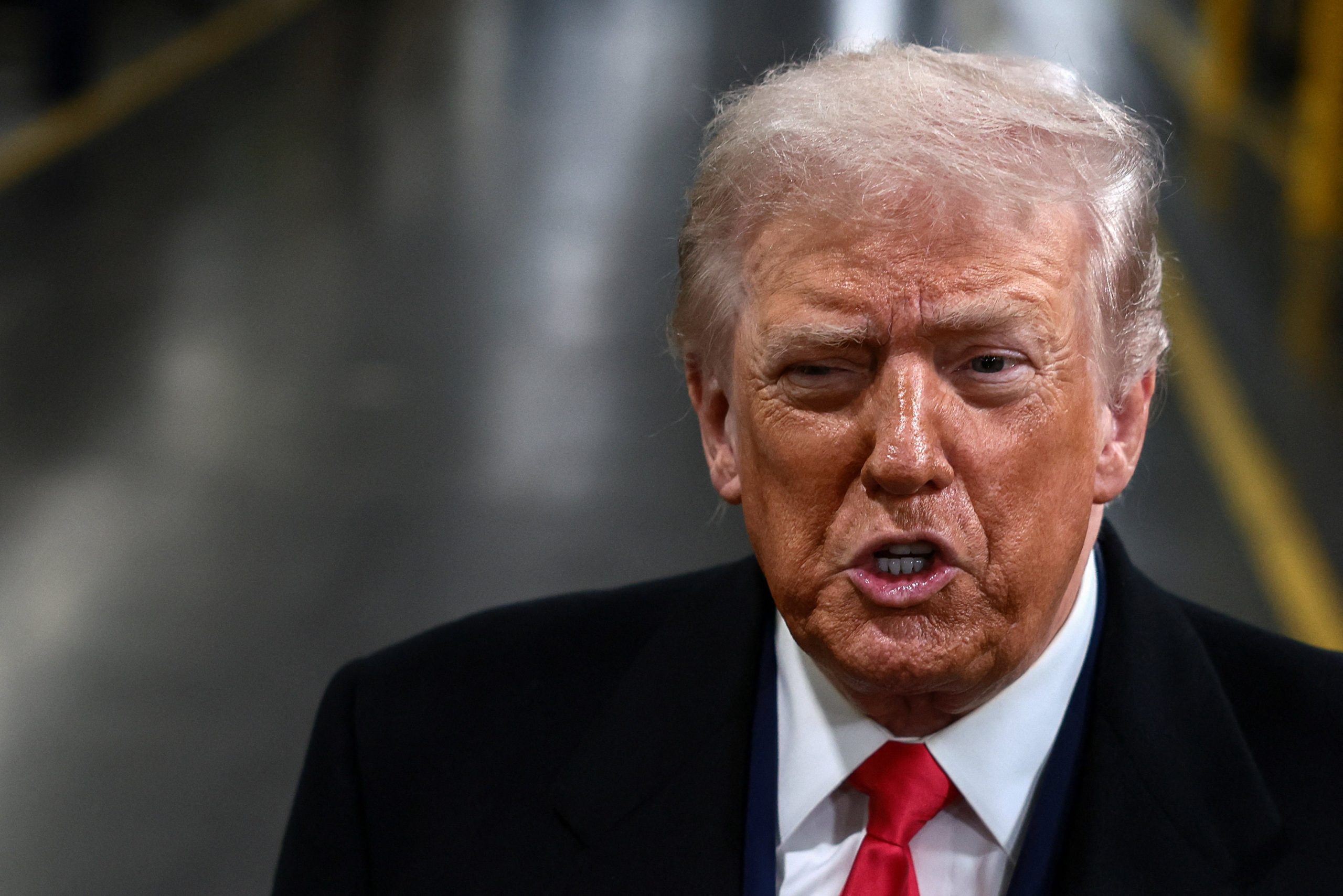 Donald Trump publicó una foto fumando un puro en La Habana como desafío al régimen cubano (Reuters)