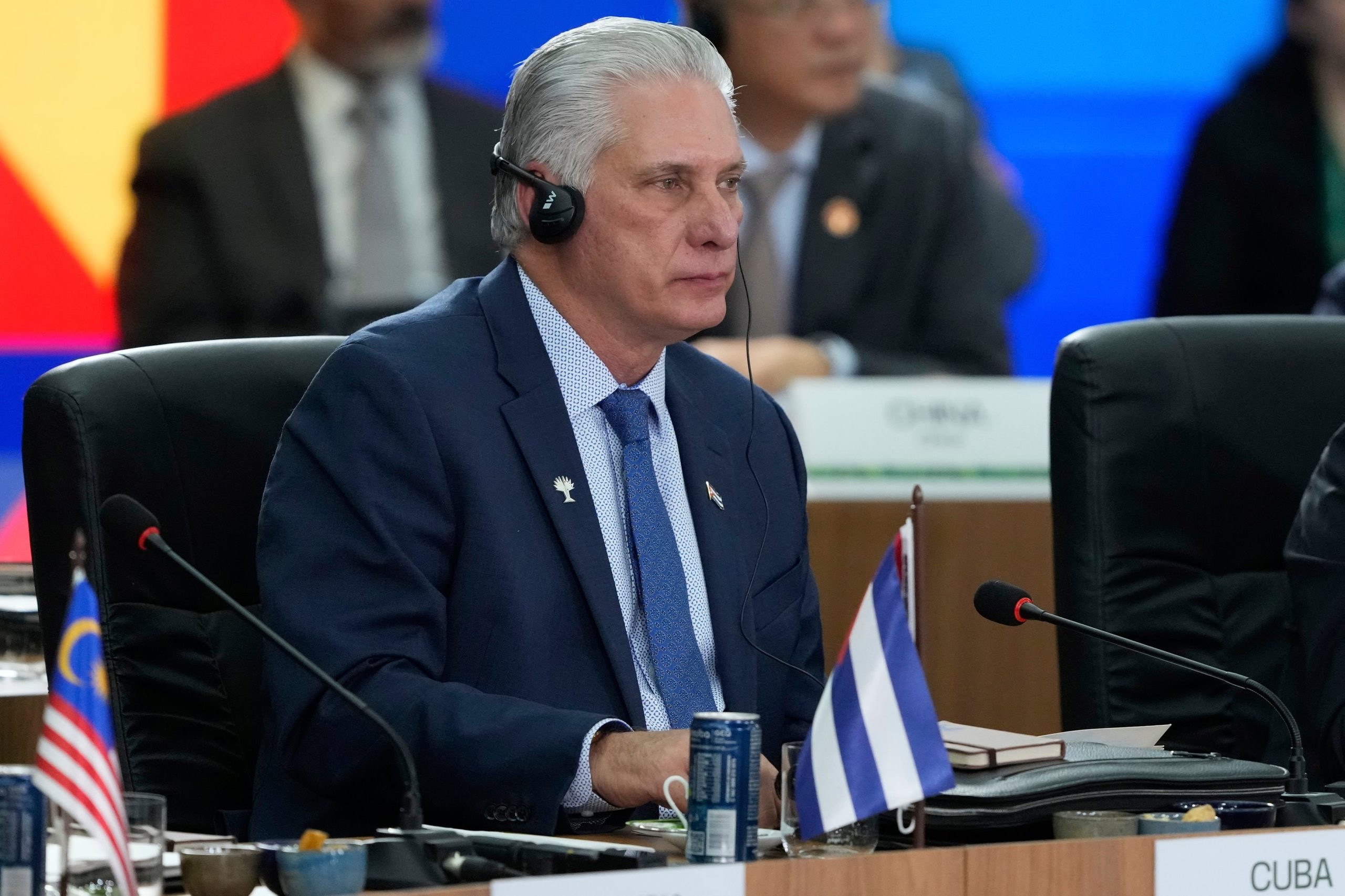 Díaz-Canel se mantiene en el poder pese a la creciente migración y descontento social en la isla (Foto AP/Eraldo Peres)