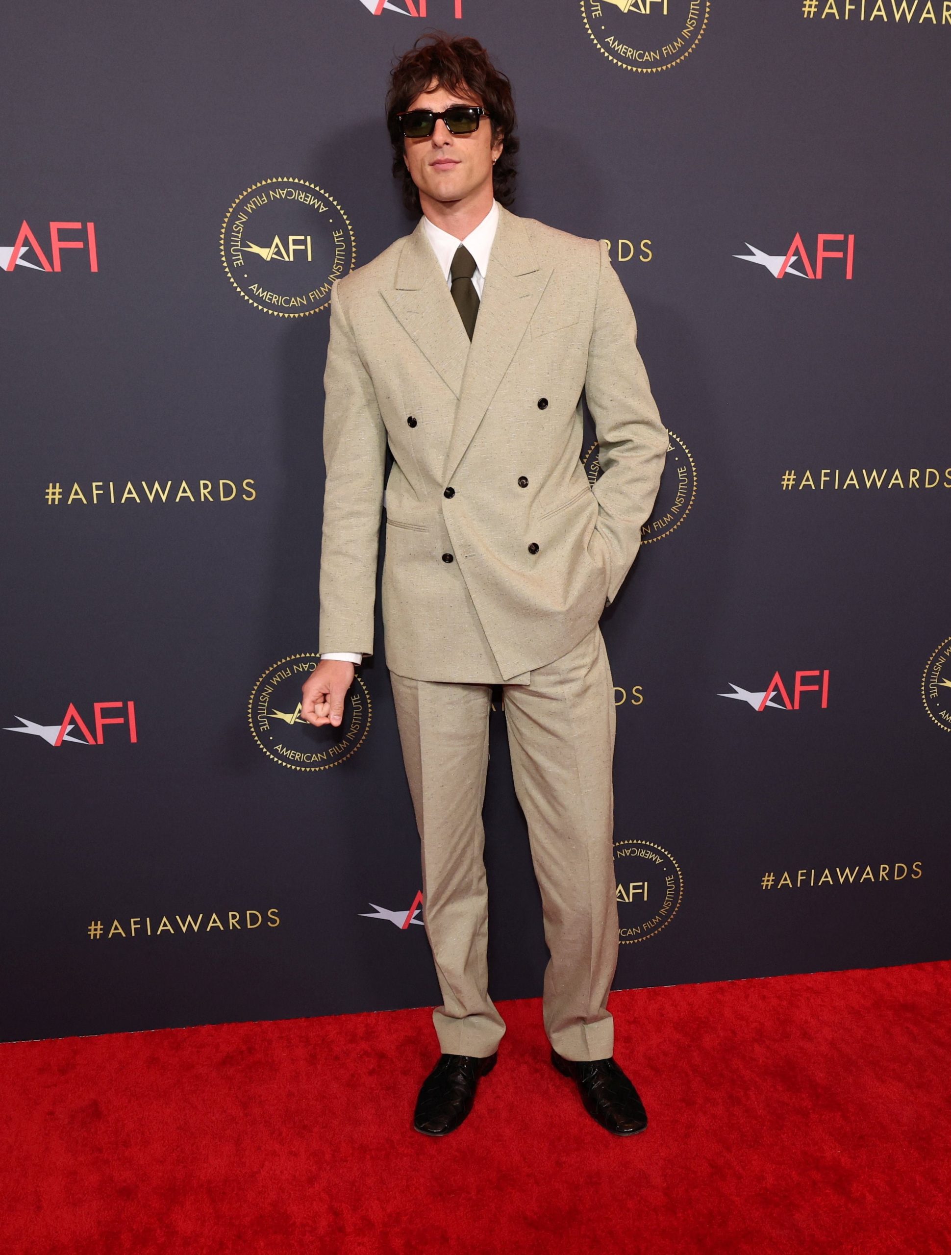 El accesorio tradicional se convierte en el punto focal de los conjuntos más aclamados en las alfombras rojas (REUTERS/Mario Anzuoni)