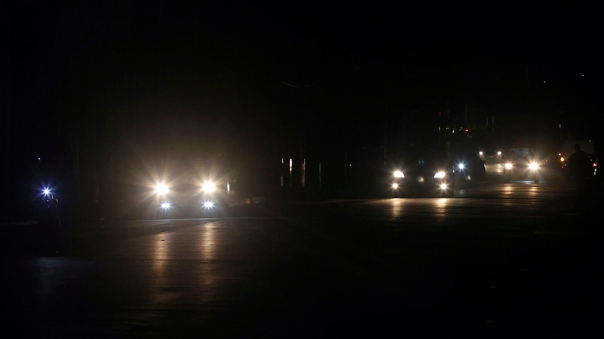 La falta de electricidad provocó escasez de alimentos y afectó servicios básicos (EFE)
