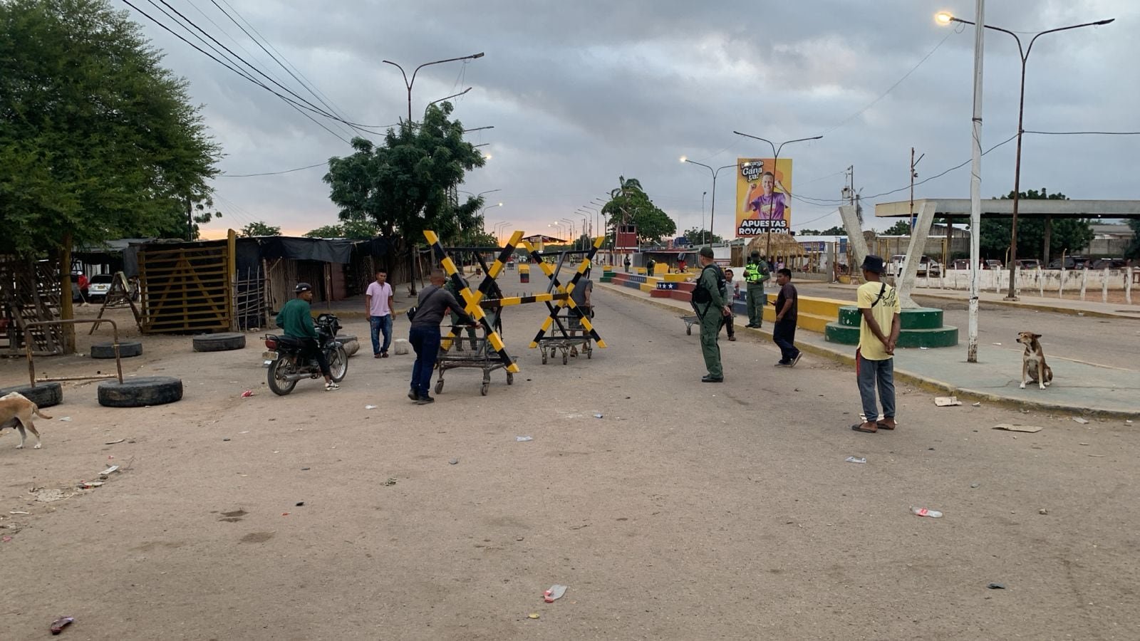 Migración Colombia reporta que los pasos fronterizos están abiertos y funcionan con normalidad / crédito @MigracionCol / X