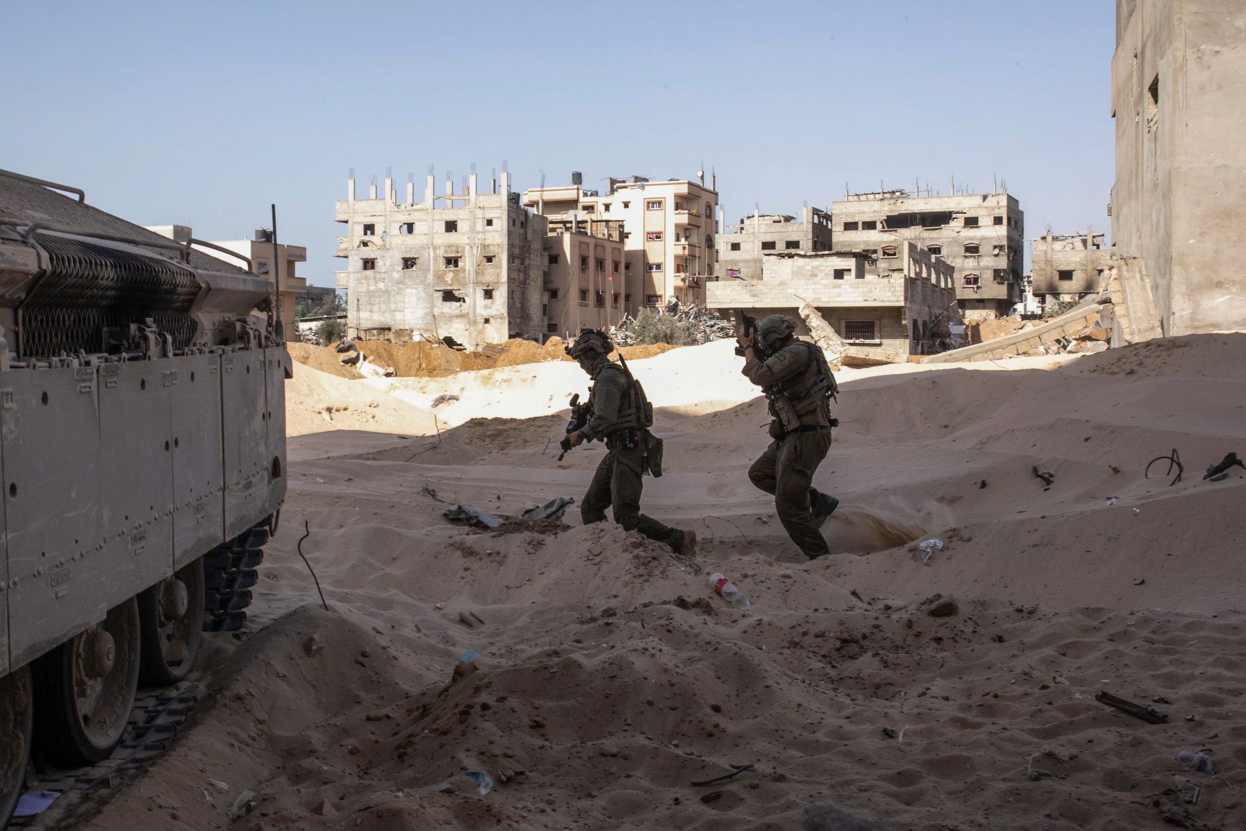 Soldados y tanques israelíes en Gaza. EFE/Patricia Martínez-Sastre
