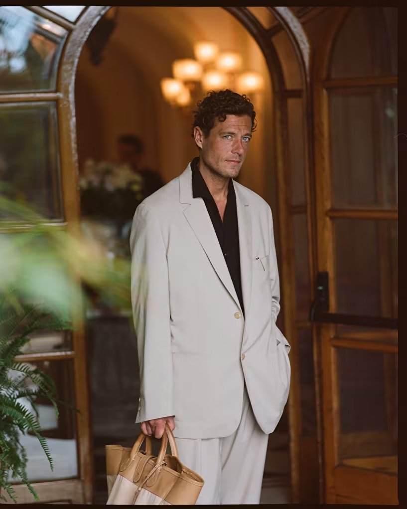 El arte ha sido parte fundamental de su desarrollo siguiendo la tradición familiar tanto de su madre como de su padre. (selectmodel.com)