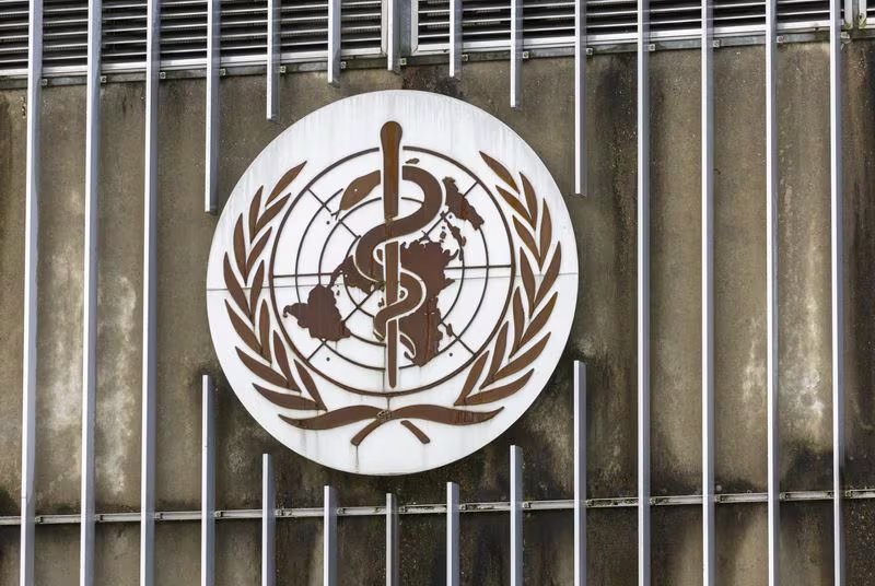 El logo de la OMS en su sede en Ginebra, Suiza (REUTERS/Denis Balibouse/Archivo)