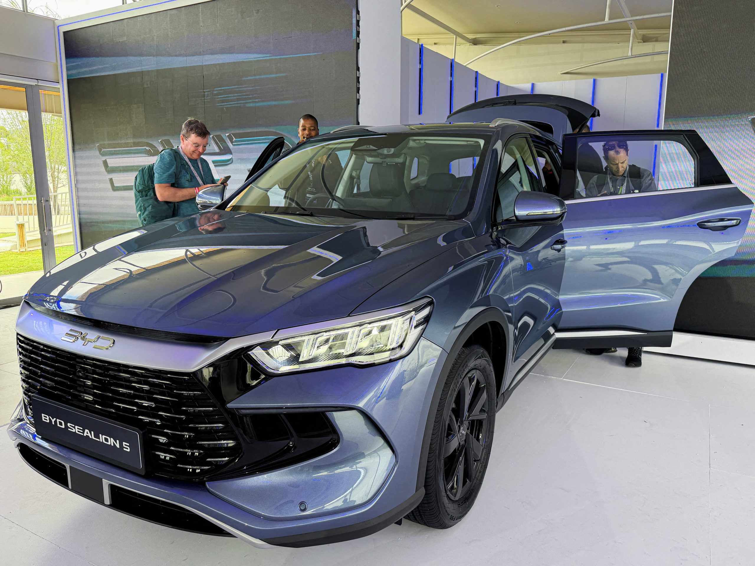 El acuerdo prevé que el cupo de autos eléctricos chinos podría aumentar a 70.000 unidades en cinco años (Reuters)