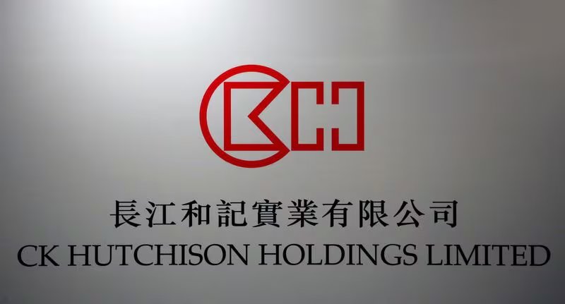 Las acciones de CK Hutchison Holdings cayeron entre 4% y 5% en la Bolsa de Hong Kong tras conocerse la anulación del contrato portuario en Panamá. REUTERS/Bobby Yip