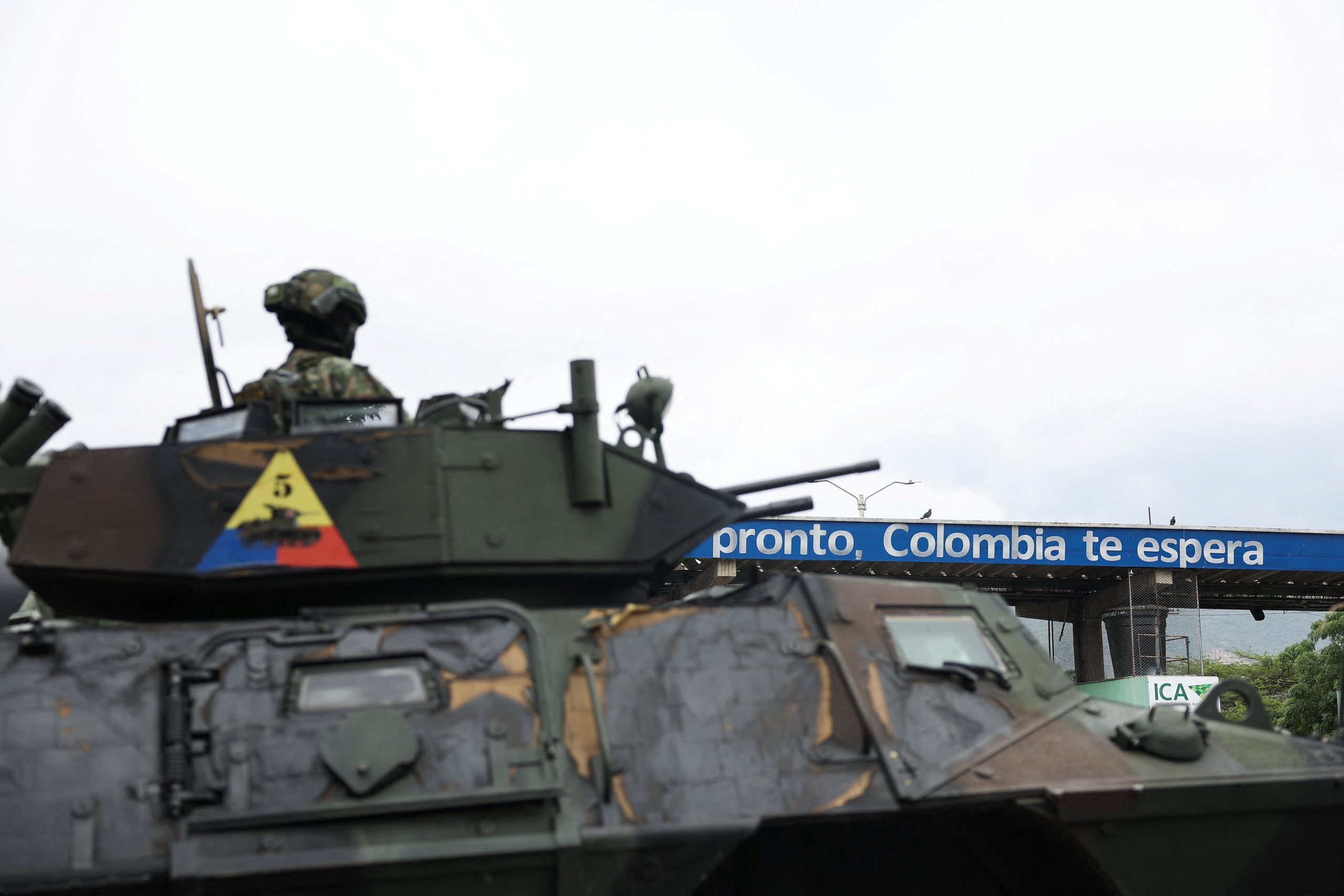 Las autoridades colombianas han reforzado su presencia en la frontera con Venezuela - crédito Reuters 