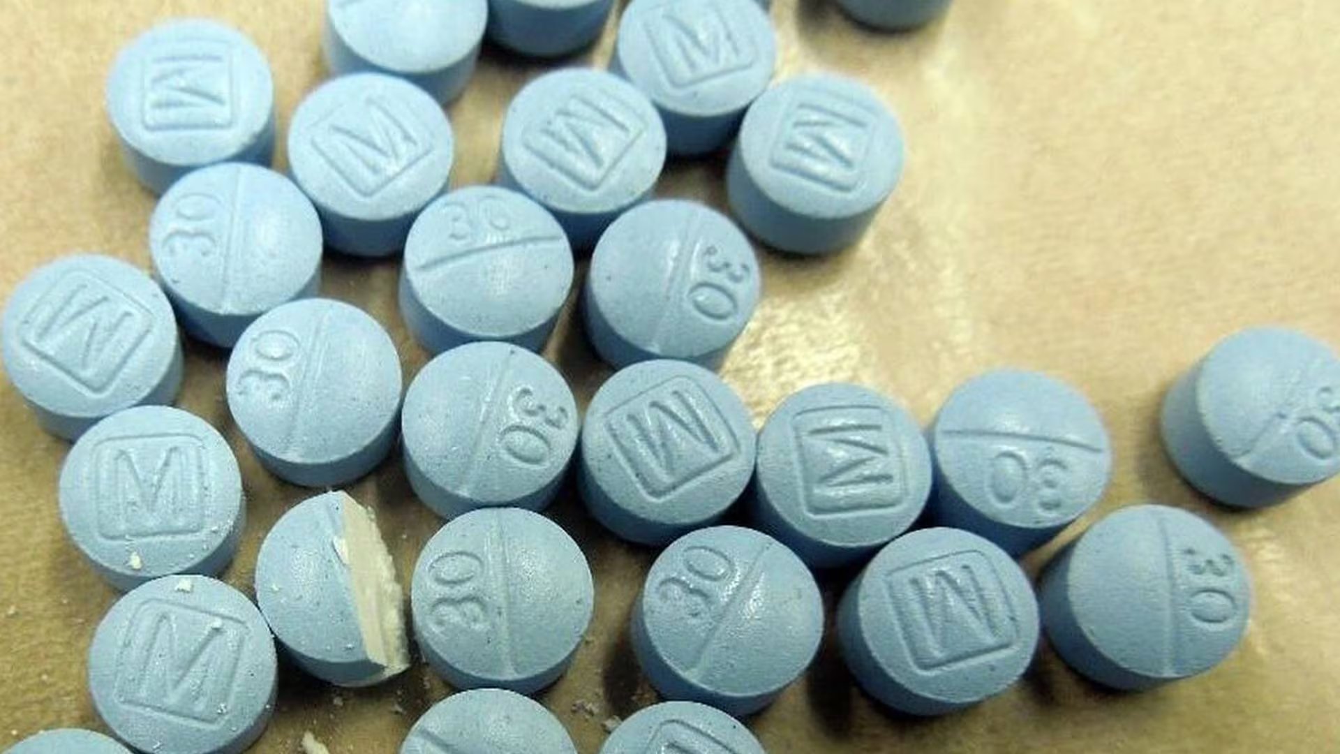 Los precursores químicos del fentanilo son fabricados principalmente por empresas químicas en China e India (Fotos: AFP y archivo DEF)