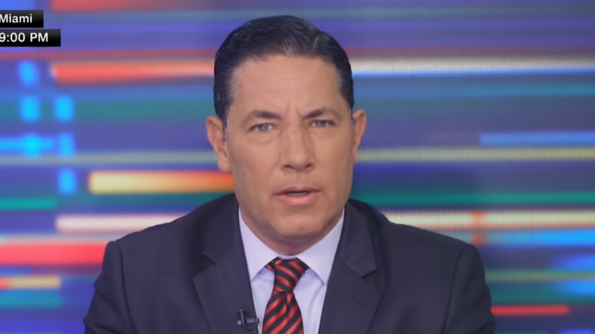 La ausencia de Fernando del Rincón de su espacio noticioso generó rumores en torno a una supuesta desaparición, versión negada por su esposa Jullye Giliberti. (Captura de pantalla CNN / YouTube)