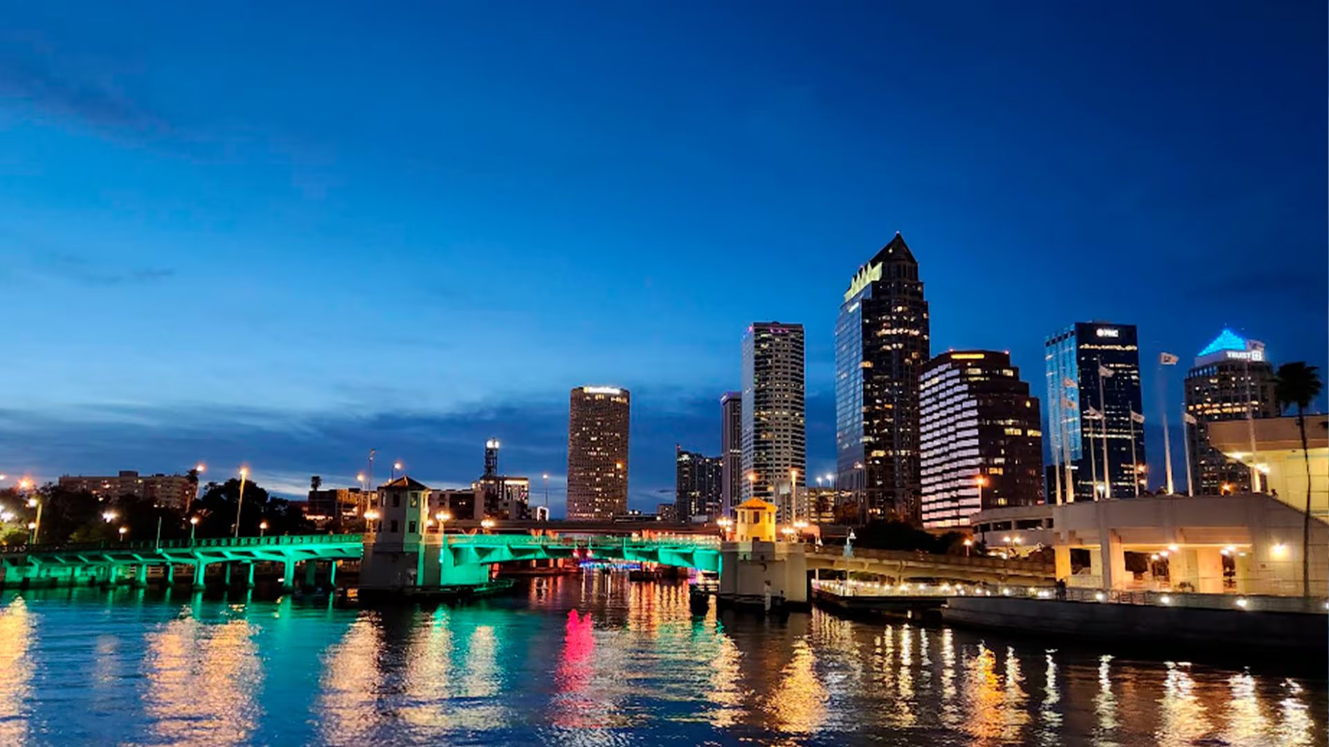 El descenso de temperaturas en Florida se debe a un frente frío reforzado por aire ártico de Canadá y la influencia de un ciclón en el Atlántico, según la NOAA. (Google maps)