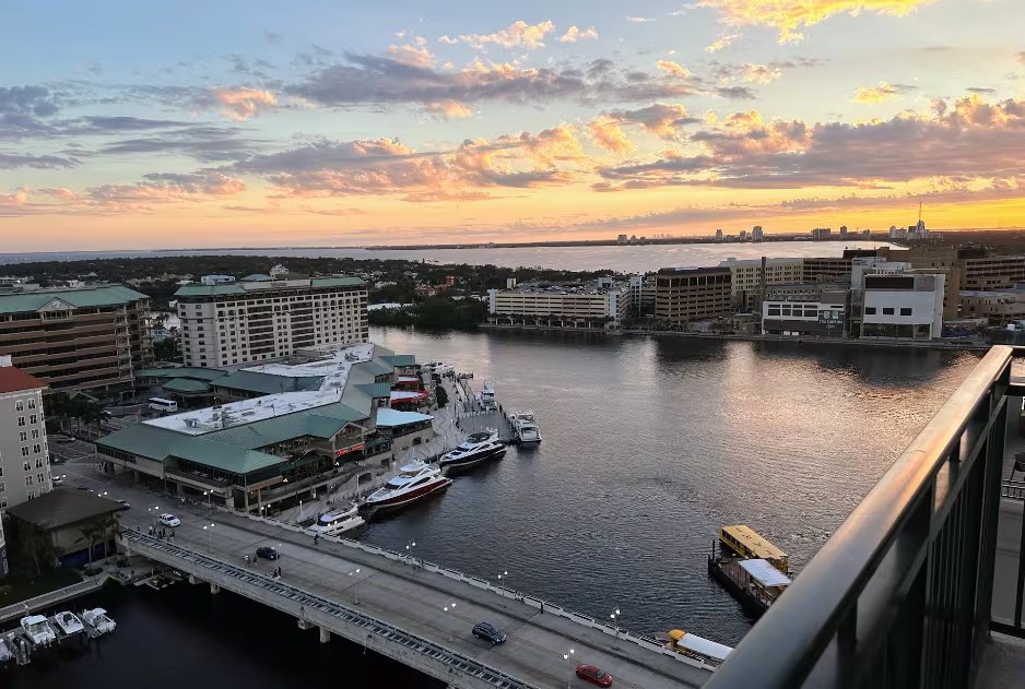 Las autoridades emiten advertencias de frío extremo para el norte, interior y sur de Florida, donde se esperan temperaturas récord cercanas a -6°C. (Google maps)