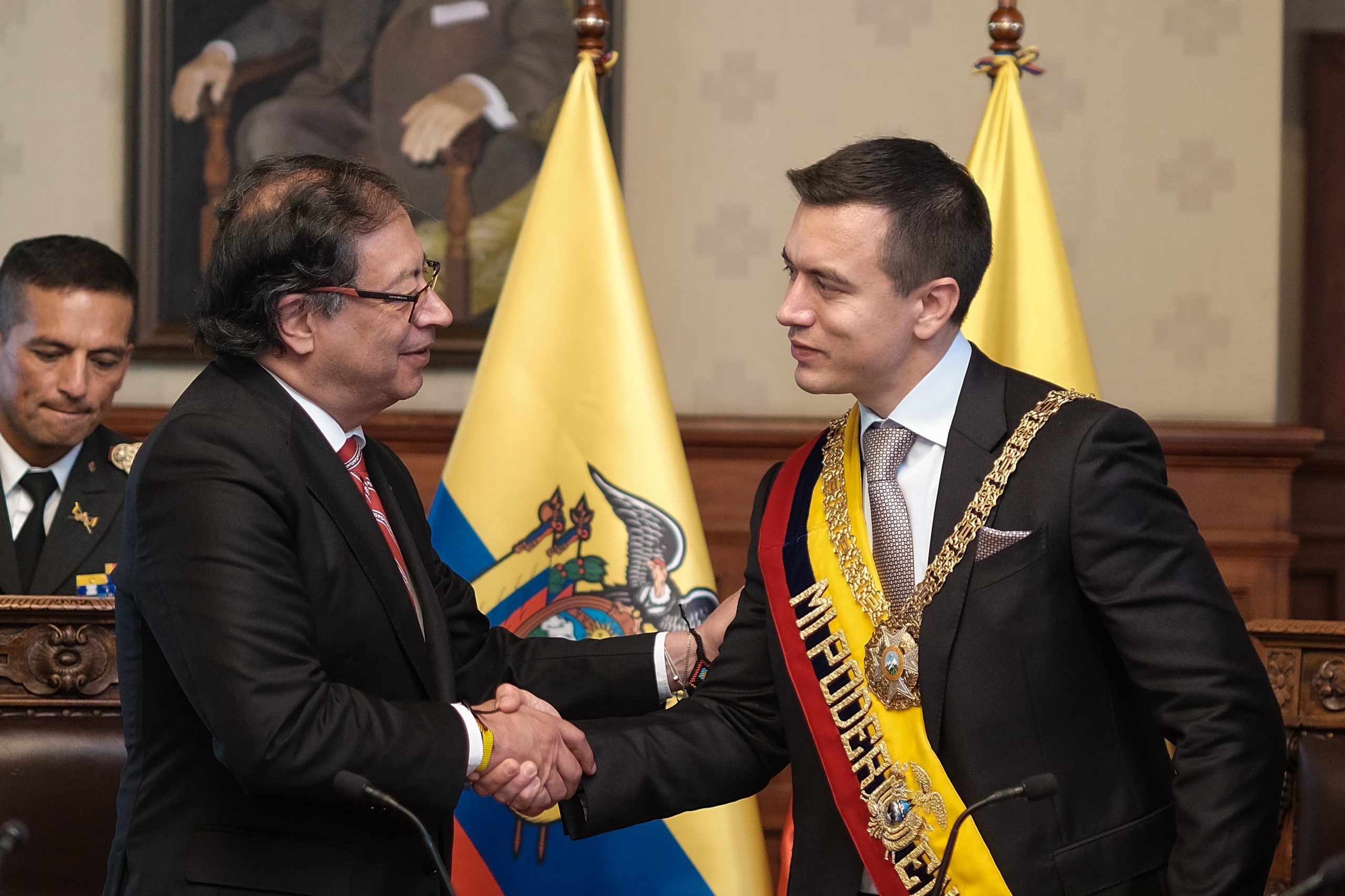 Gustavo Petro se encuentra en Panamá mientras se gestiona un posible diálogo con el presidente de Ecuador, Daniel Noboa, ante la tensión arancelaria entre ambos países. - crédito Andrea Puentes/Presidencia