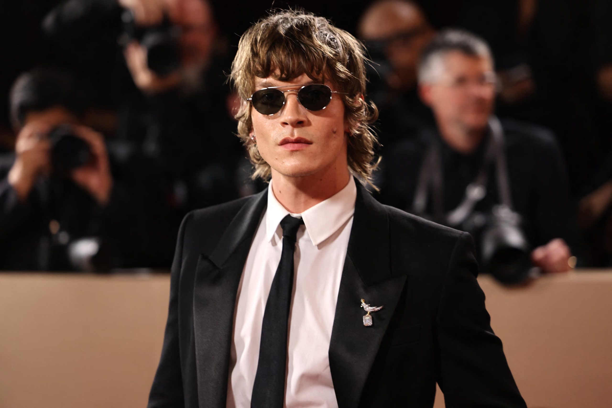 Connor Storrie comparte cómo su vida cambió tras dejar su trabajo como mesero para actuar (REUTERS/Daniel Cole)