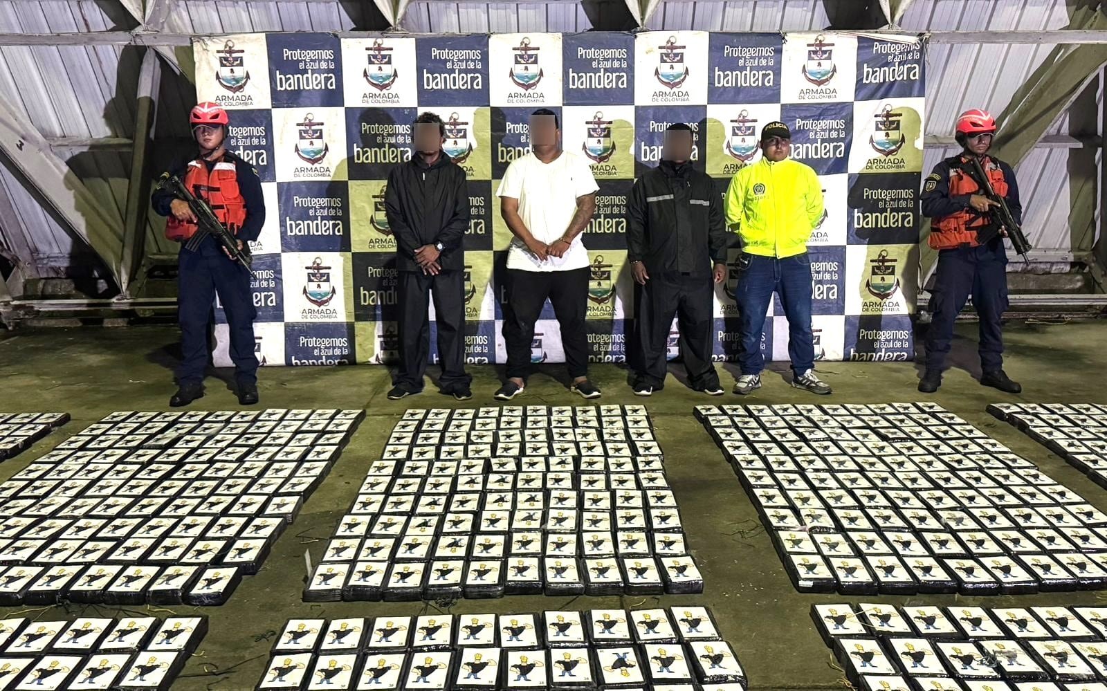 La Armada de Colombia incauta cerca de 2.782 kilos de clorhidrato de cocaína en aguas del Pacífico colombiano durante un operativo conjunto - crédito prensa Armada de Colombia