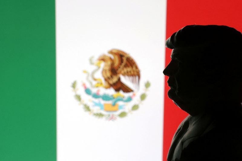 Sheinbaum señaló que México colabora con Estados Unidos en seguridad, pero mantiene firme su soberanía y rechaza intervenciones unilaterales. REUTERS/Dado Ruvic/Ilustración/Archivo