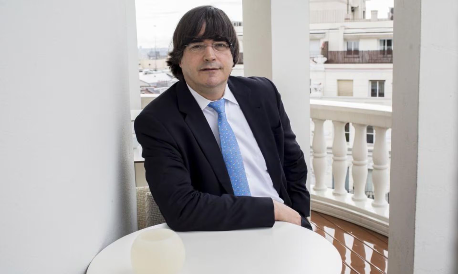 El escritor reveló detalles de un vínculo sentimental secreto con un actor de teatro, una relación intensa que nunca pudo hacerse pública ni consolidarse. (El Mundo)