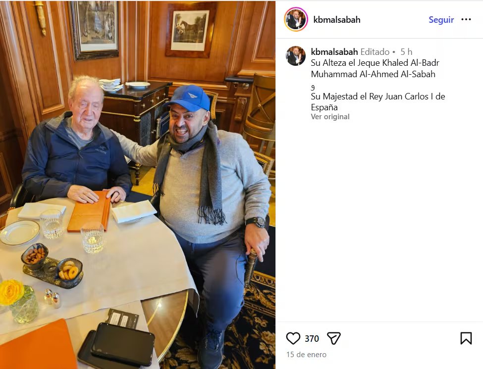 El rey Han Carlos junto al Jeque Khaled Al-Badr Muhammad Al-Ahmed Al-Sabah en una imagen del 15 de enero. (Instagram @kbmalsabah)