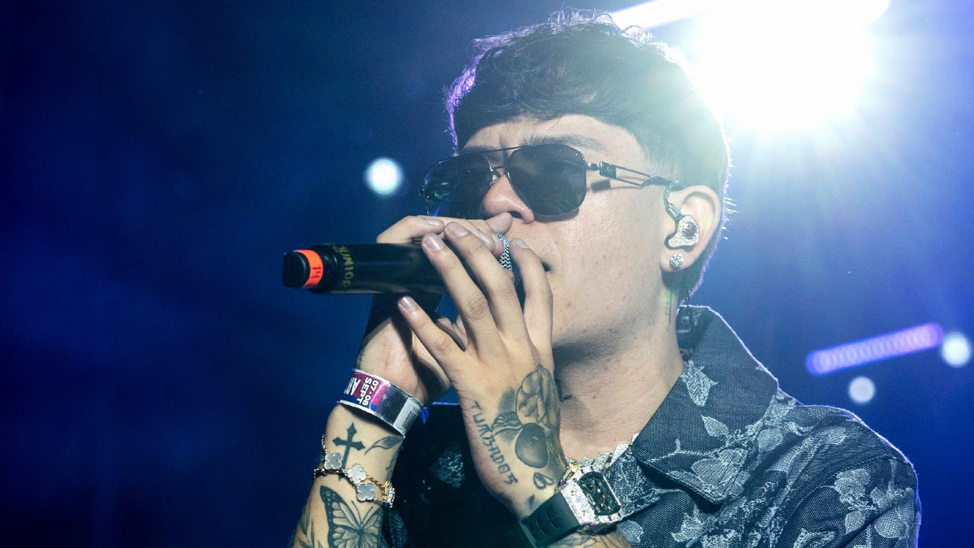 El cantante mexicano Junior H durante su concierto en el festival Arre en la Ciudad de México el domingo 8 de septiembre de 2024. (Foto AP/Felix Marquez)