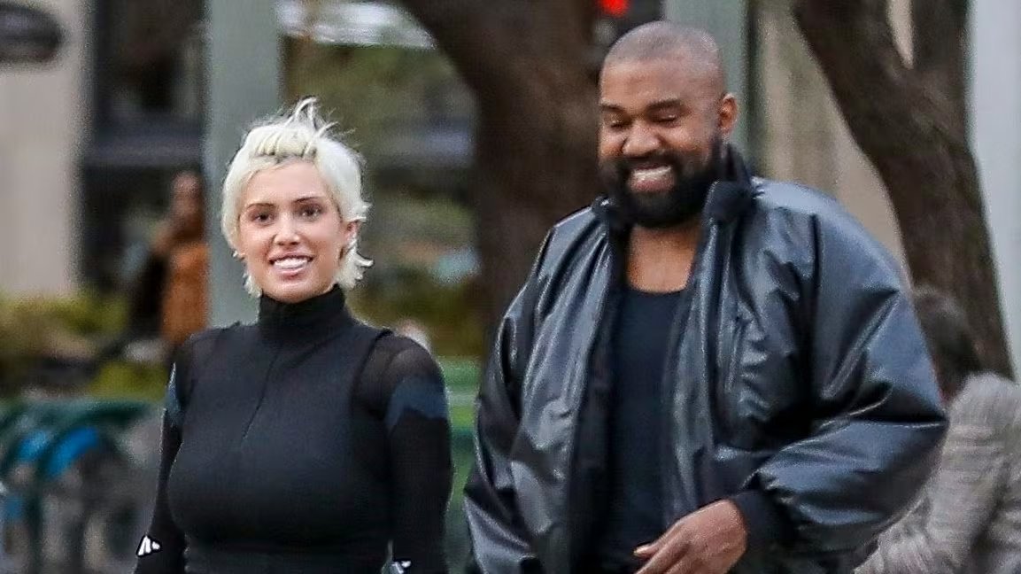 Kanye West aseguró que su esposa, Bianca Censori, fue clave para que buscara tratamiento durante su crisis de salud mental (Photo © 2023 Backgrid/The Grosby Group)