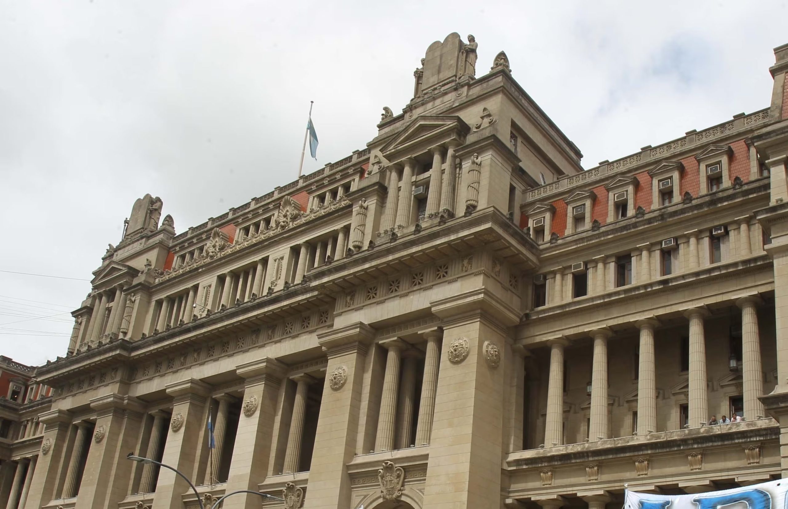 La Corte Suprema de Justicia de la Nación deberá definir qué tribunal se queda con la causa