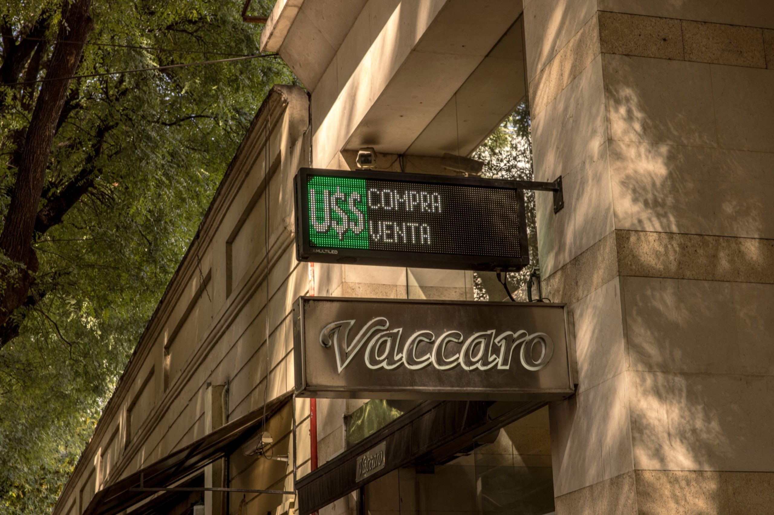 Las investigaciones señalan que el 84% de los fondos involucrados perdió trazabilidad en el sistema financiero (Bloomberg)