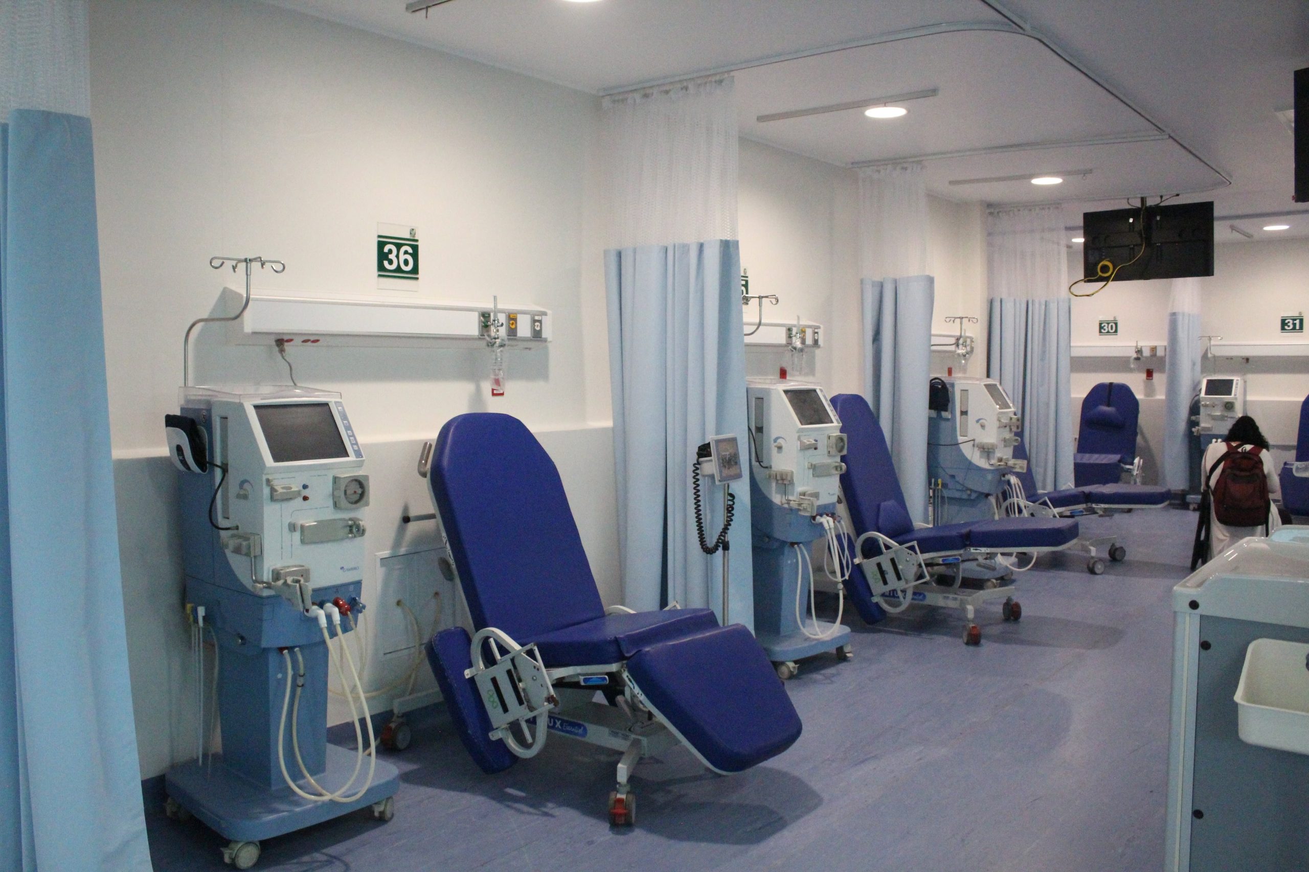 Las presiones para firmar adquisiciones sin licitación han encendido alertas sobre la consolidación de proveedores exclusivos y el posible desvío de las prácticas regidas por concursos públicos en la salud - crédito Luz Coello / Infobae México 