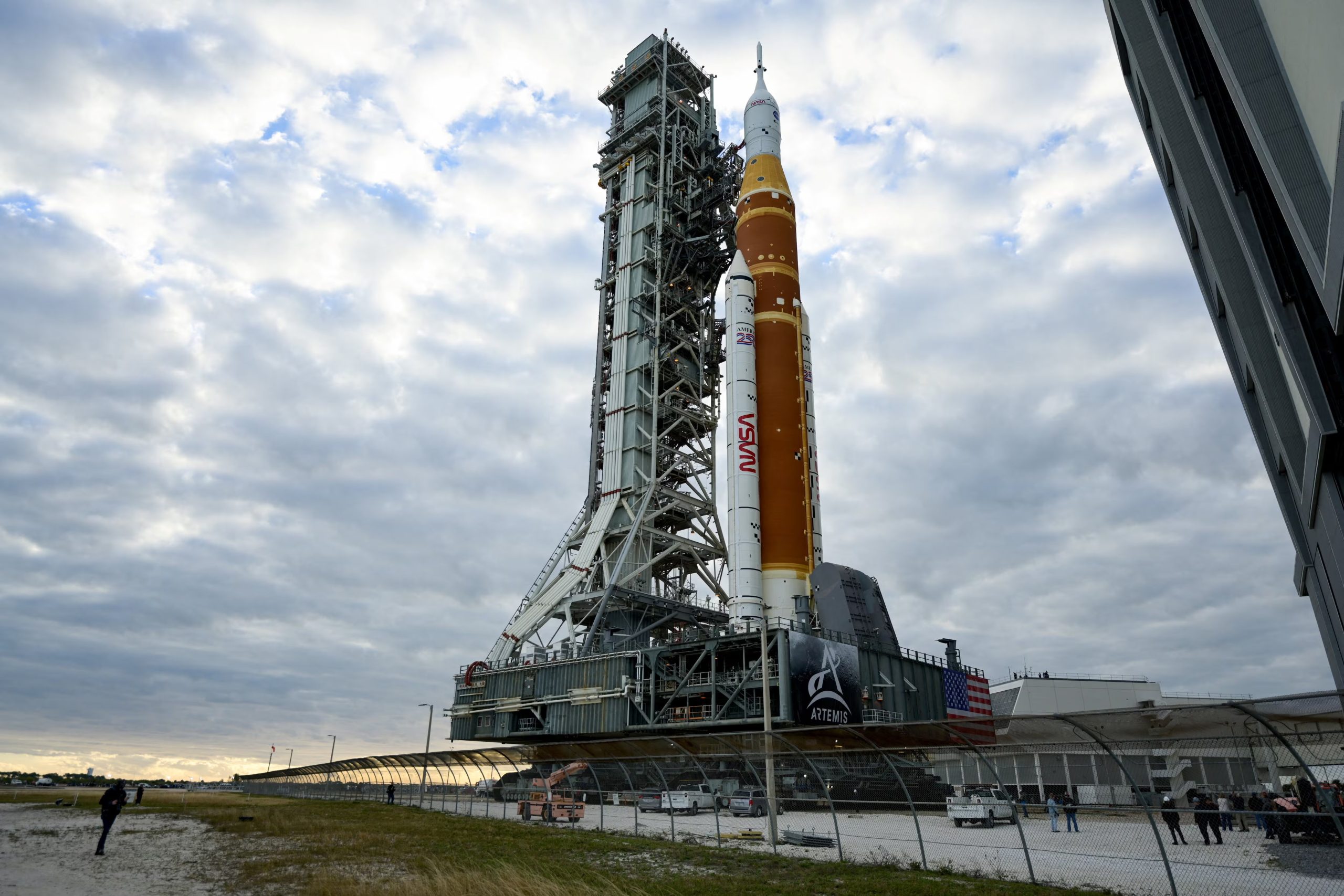 La misión Artemis II validará sistemas tecnológicos y protocolos de seguridad esenciales para futuras expediciones que buscan establecer una presencia lunar sostenida (REUTERS)