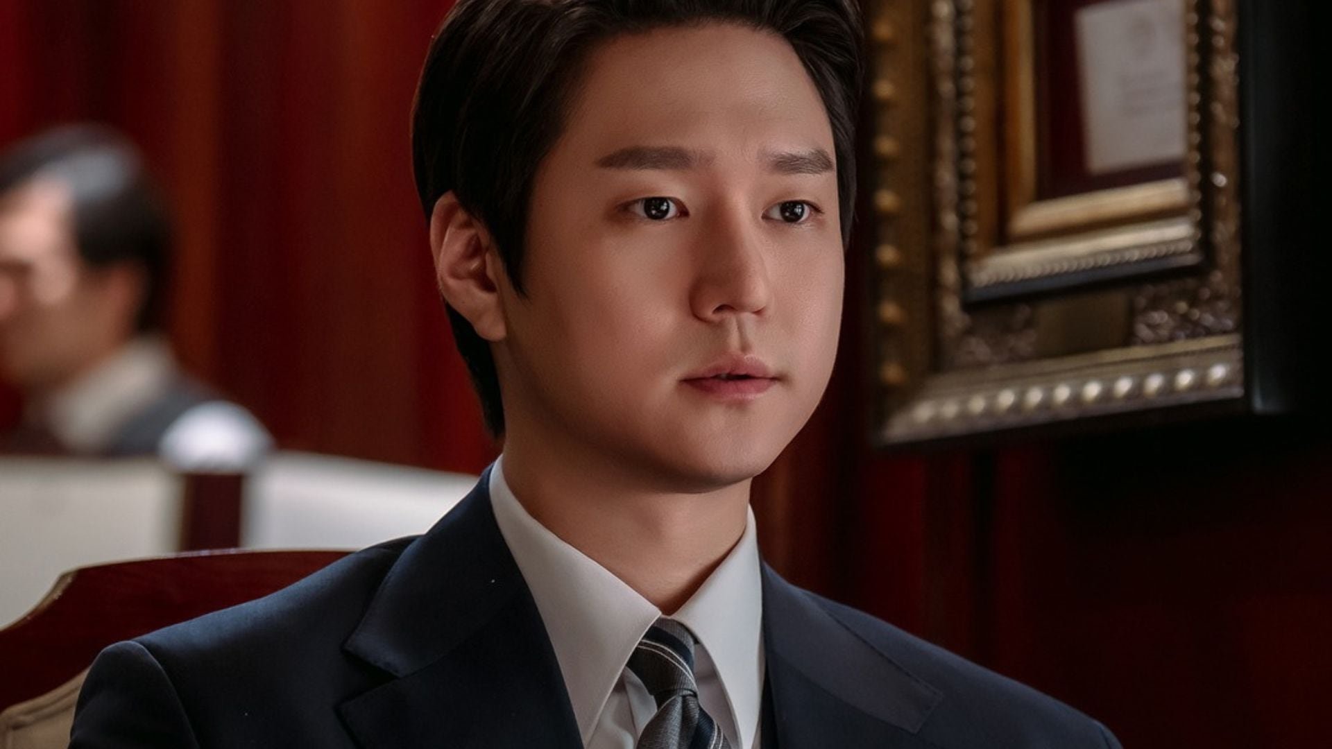 Go Kyung-pyo da vida a Shin Jung Woo, el frío y ambicioso CEO de Hanmin Securities (Créditos: Netflix)
