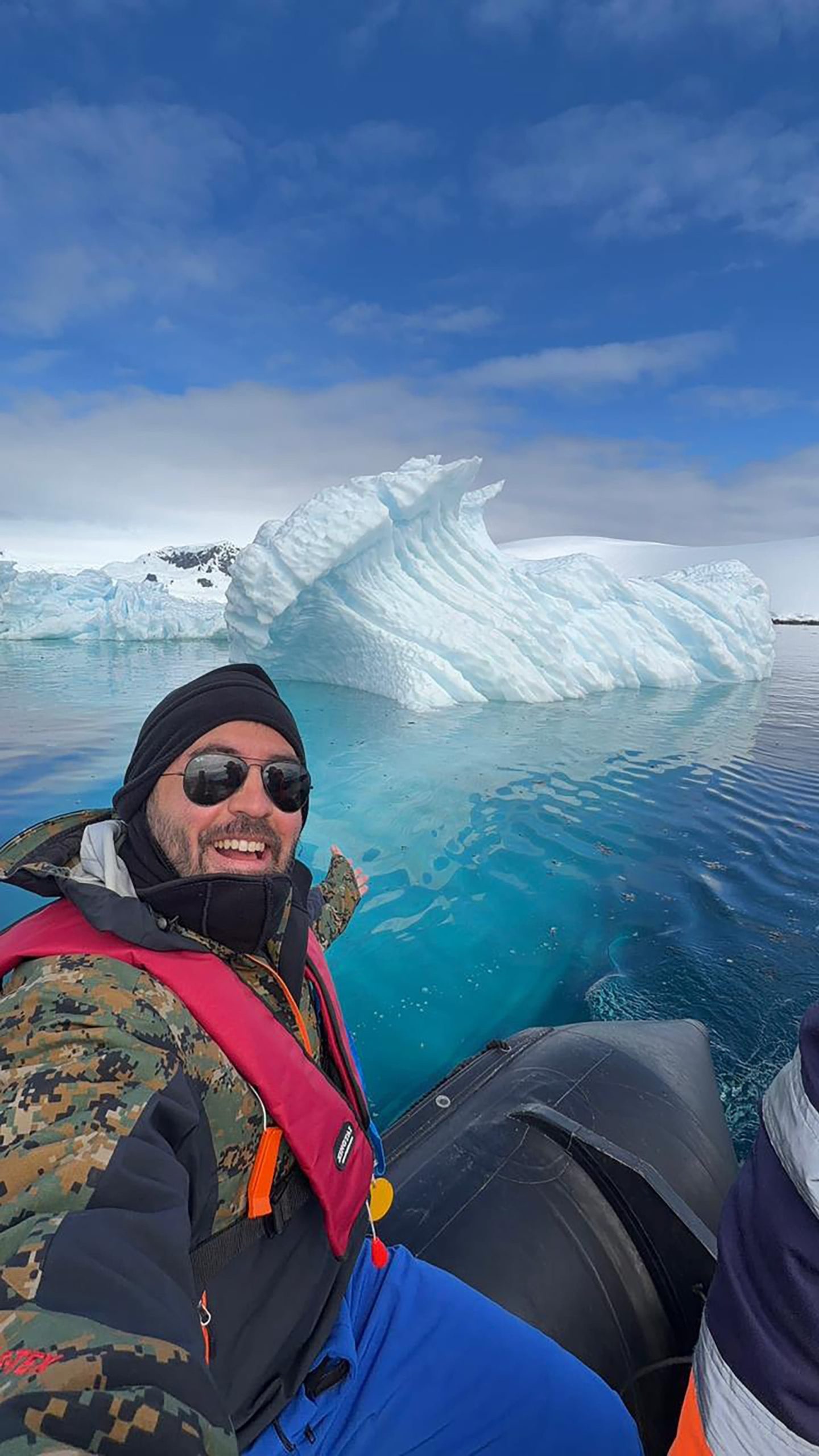 Nicolás pasó el Año Nuevo embarcado junto a turistas extranjeros y a plena luz del día