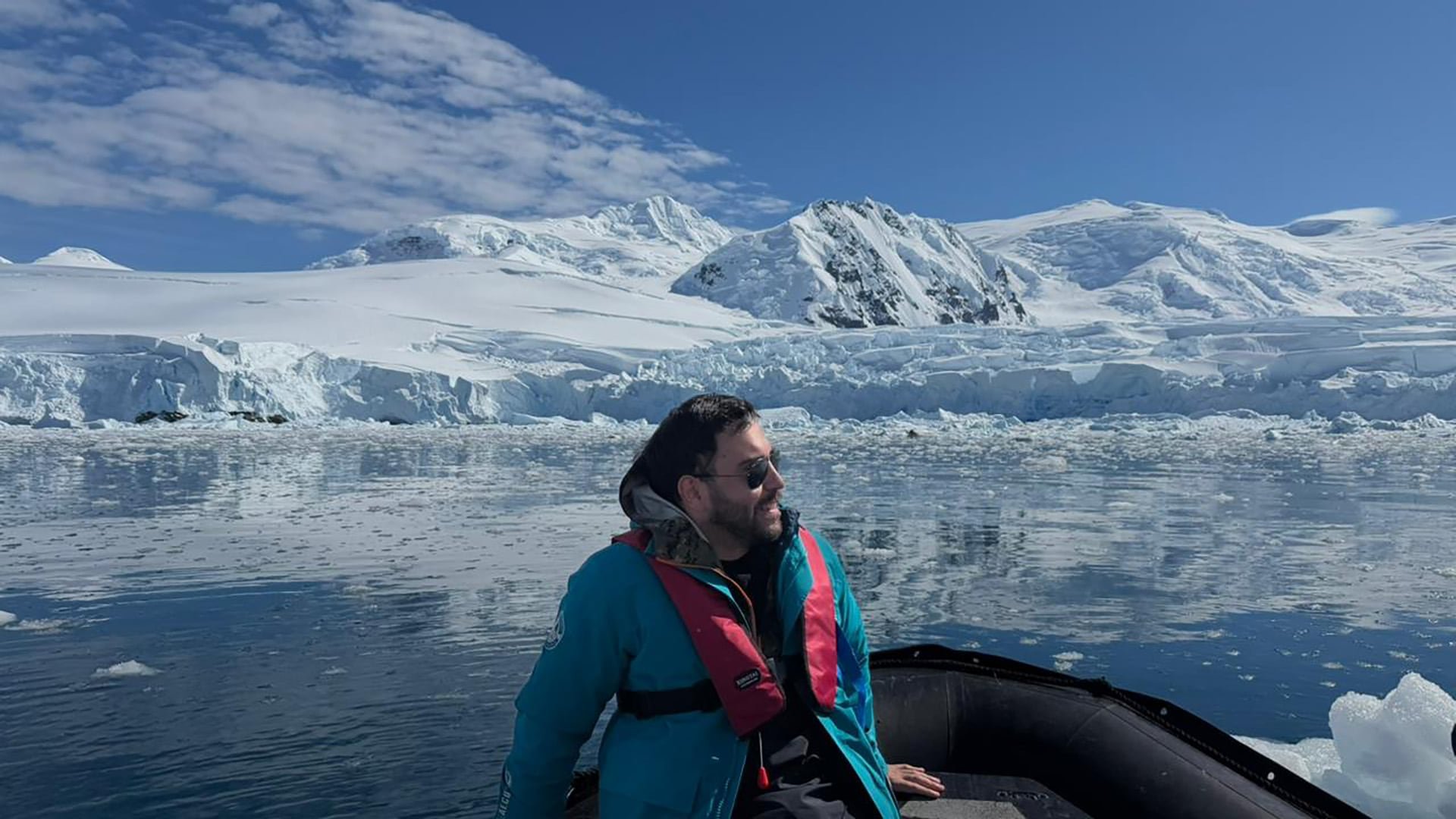 Nicolás contó cuando la embarcación atravesó el Pasaje de Drake tuvieron que sortear olas de hasta 7 metros