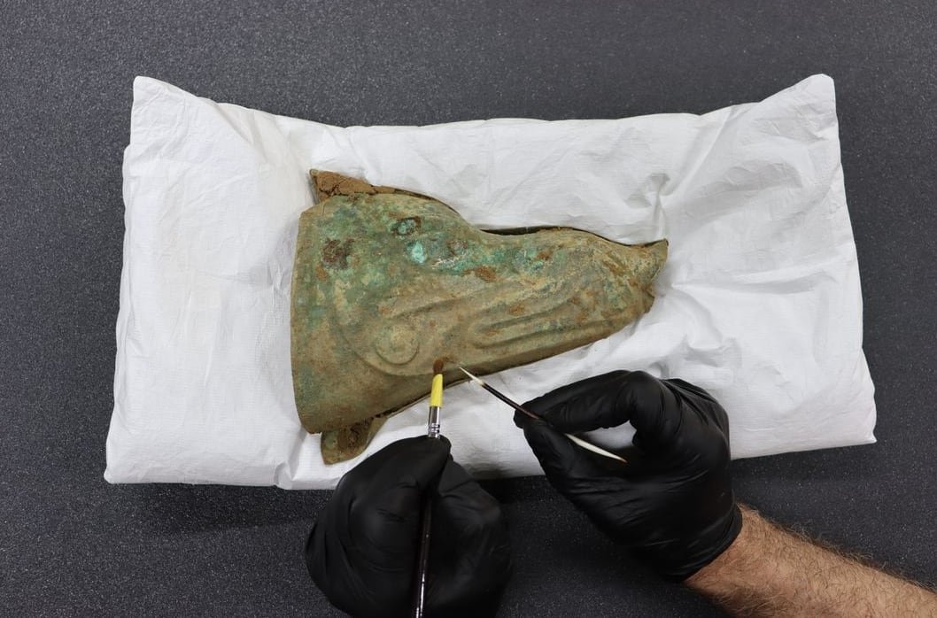 La escultura de bronce, finamente modelada, podría haber guiado a los guerreros icenos en ceremonias y enfrentamientos (Norfolk Museum Service)