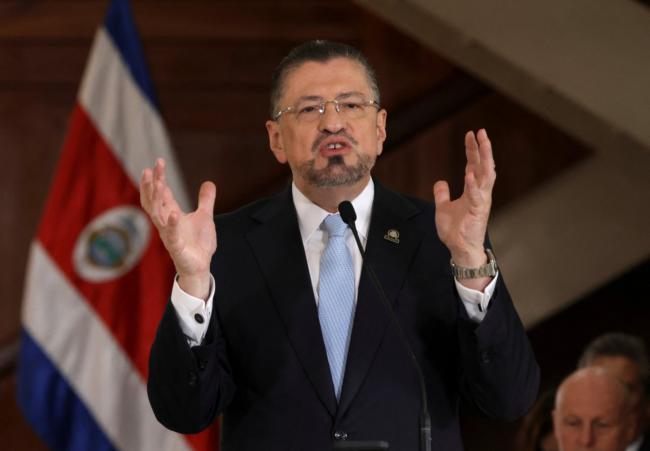 FOTO DE ARCHIVO. El presidente de Costa Rica, Rodrigo Chaves, habla durante una rueda de prensa, en San José, Costa Rica. 30 de julio de 2025. REUTERS/Mayela López