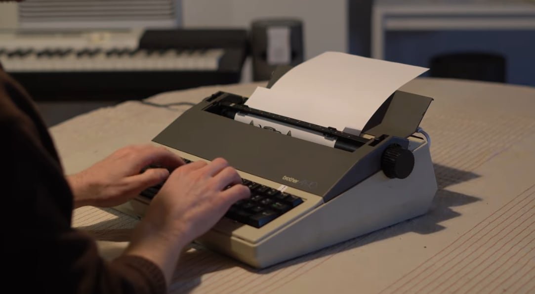 La ausencia de pruebas concluyentes sobre el uso de ChatGPT en el guionismo deja abierta la discusión y la incertidumbre entre los seguidores
(YouTube)