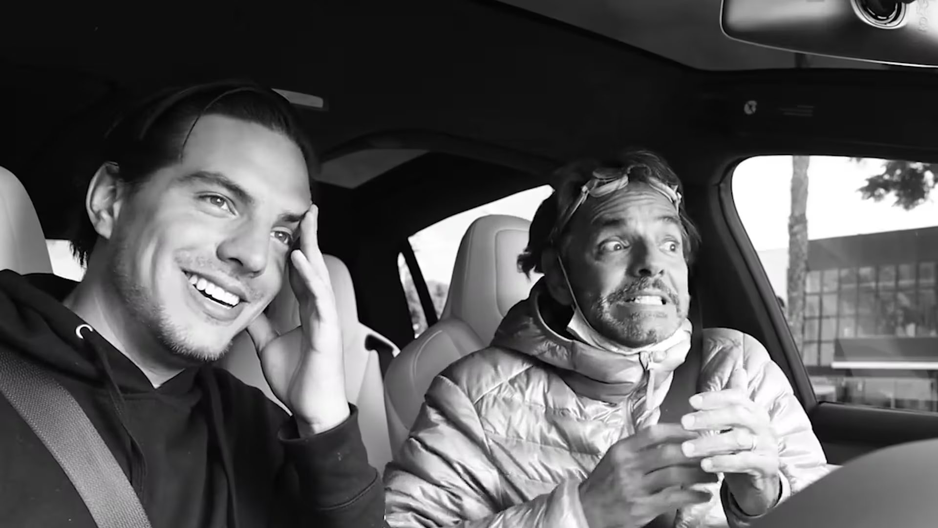 La mamá de Vadhir bromeó sobre el parecido físico de su hijo, mencionando que tiene más genética de su lado y dejando en claro que pocas personas notan la conexión con el comediante mexicano