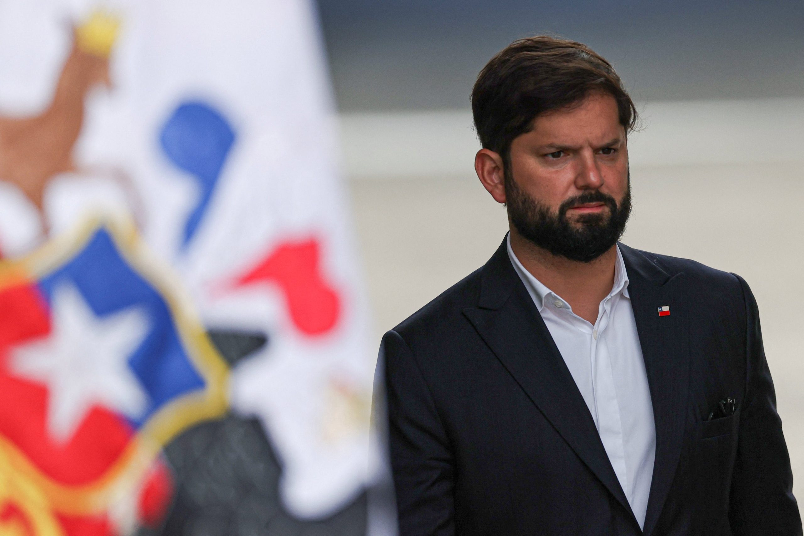 La aprobación del Presidente Boric bordea el 30%. 