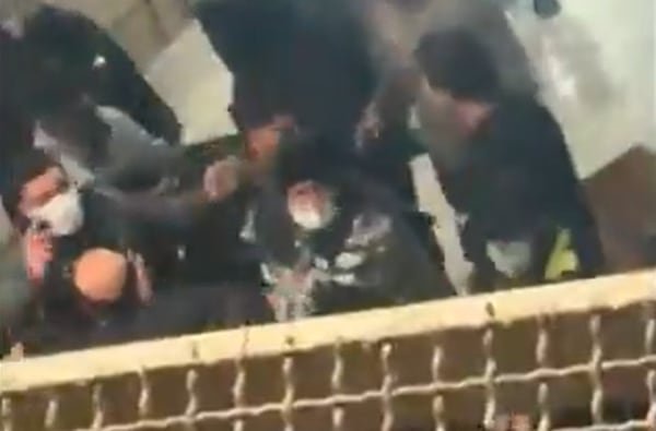 Con gritos de “Muerte al dictador”, las manifestaciones se han extendido a casi un centenar de ciudades, en rechazo al colapso económico, el cierre de comercios y la fuerte depreciación del rial