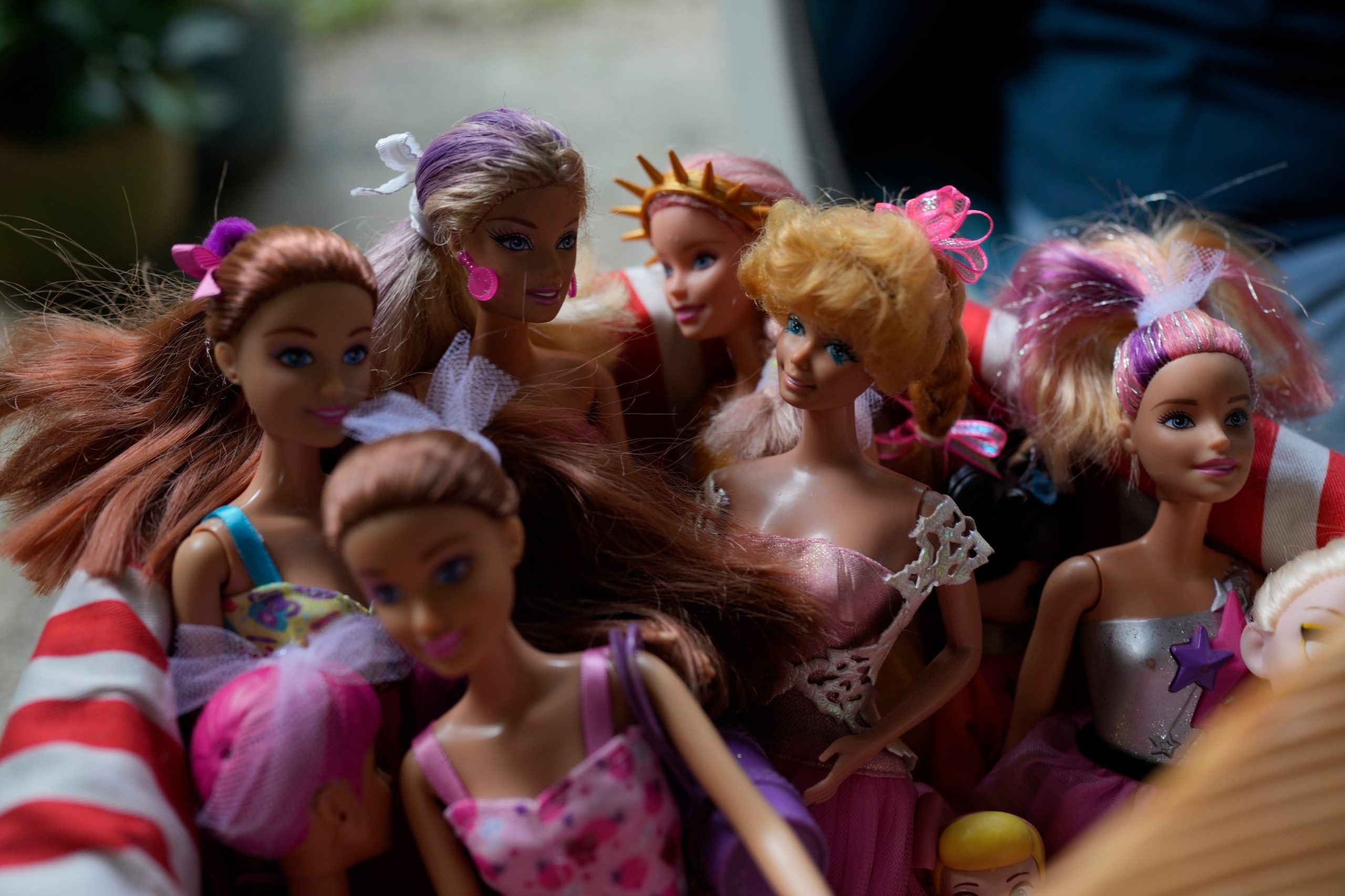 Muñecas como Barbie o Rayito de Sol ofrecieron modelos de vida y consumo amplificados por la televisión.
