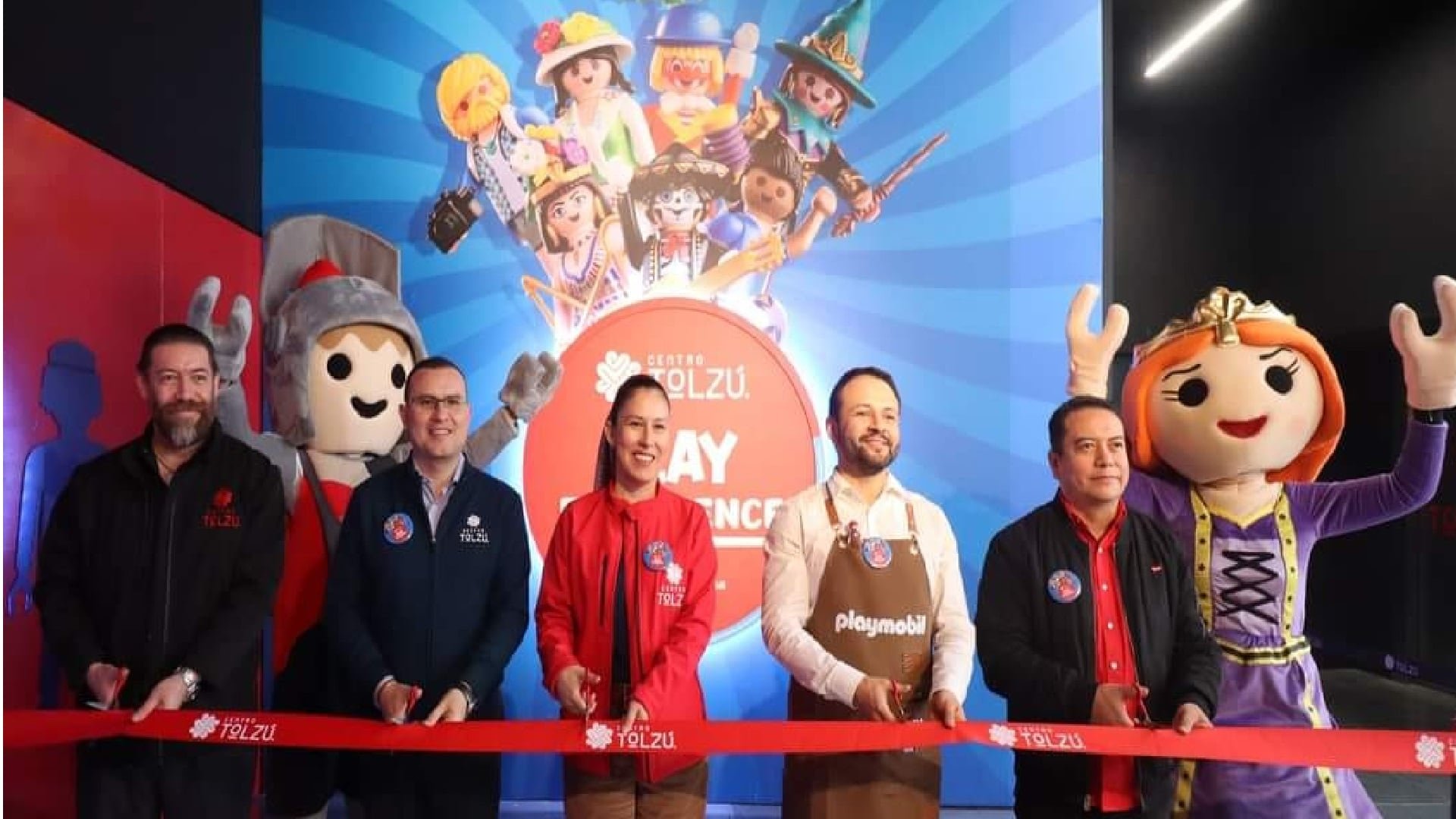 Playmobil permitió construir escenas completas y narrar historias propias a partir de figuras intercambiables.