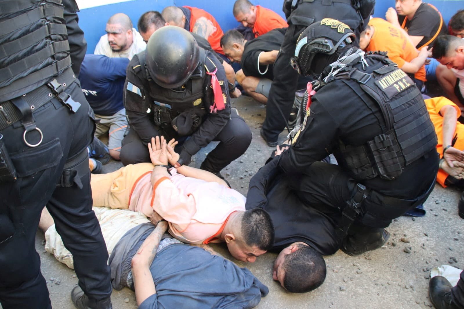 Las autoridades tomaron el control de la prisión Renovación 1 en Guatemala, la mañana del domingo 18 de enero. Crédito Reuter.