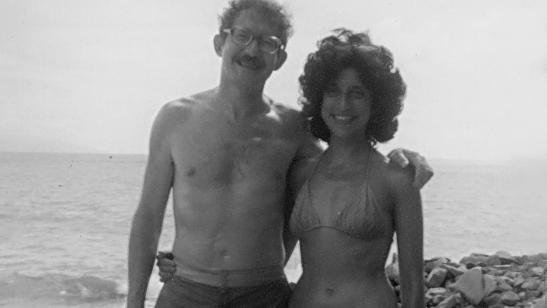 Ames junto con su esposa, Rosario.