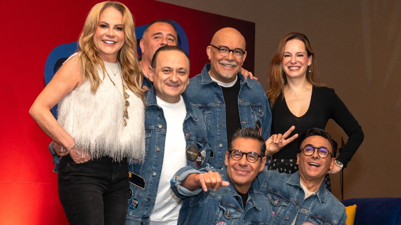 Adal Ramones aclara el retraso de la gira de 'Otro Rollo' KCH FM