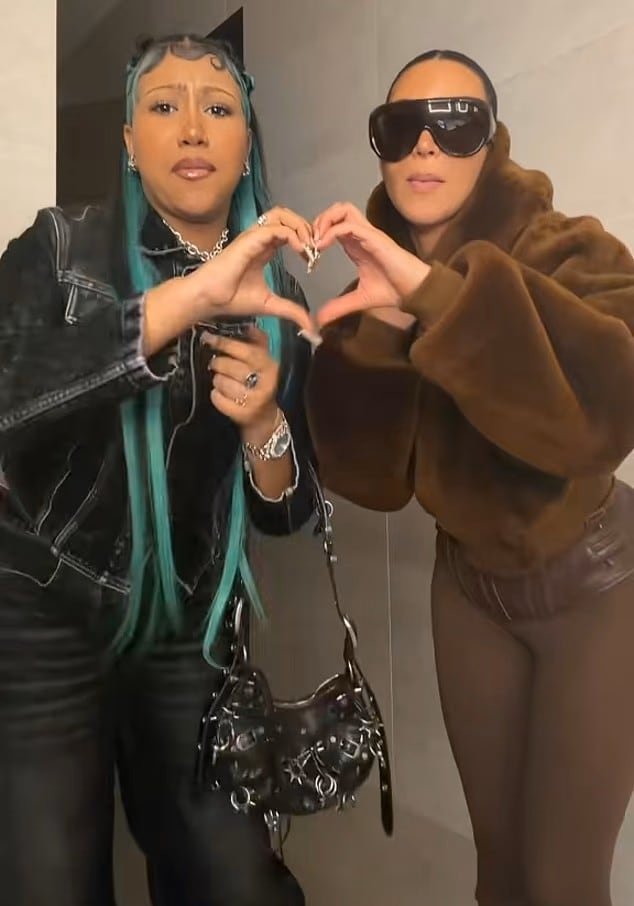 Kim Kardashian defendió públicamente a su hija en comentarios de TikTok tras la viralización de las críticas. (TikTok/Kimandnorth)