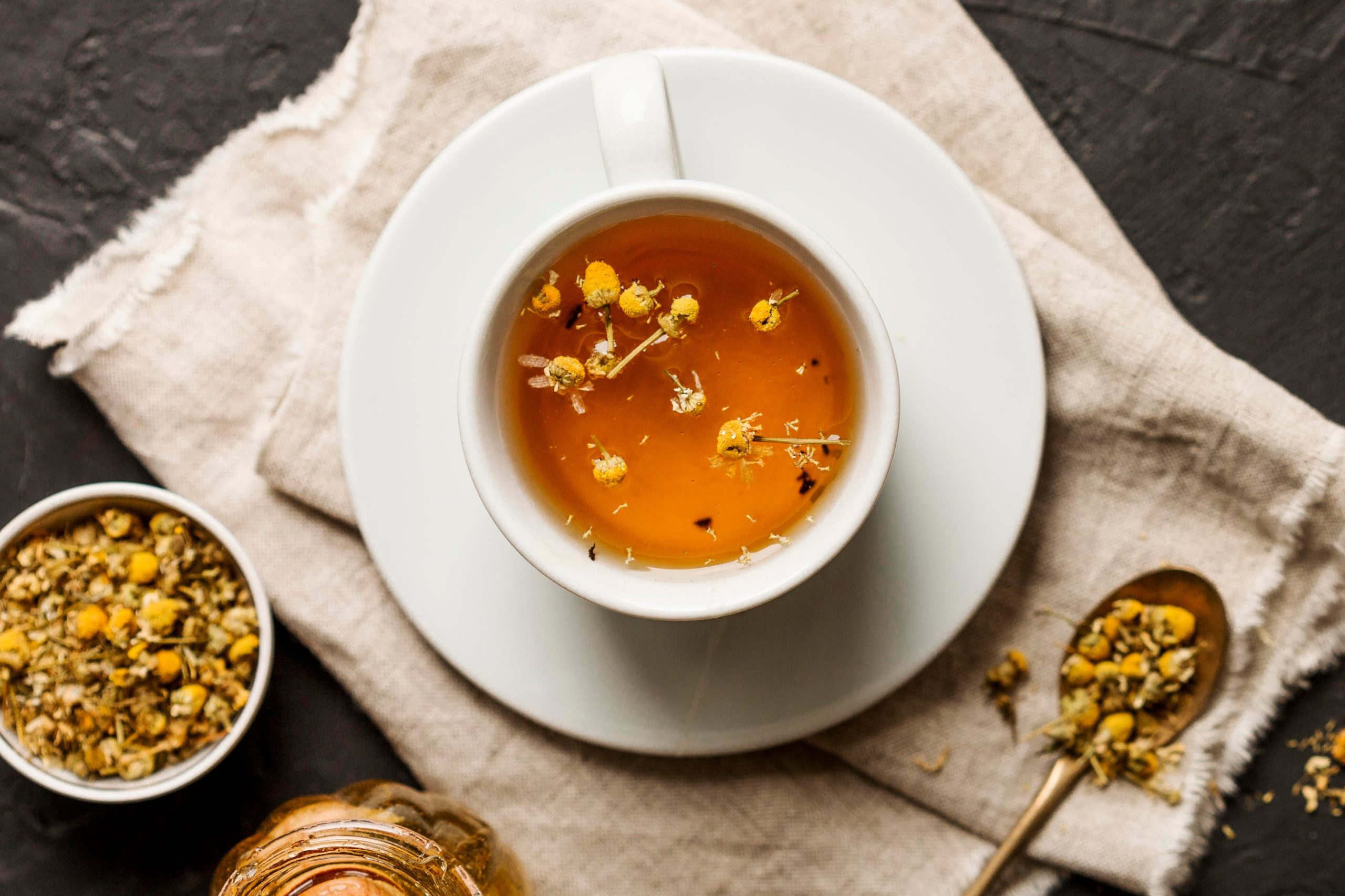 Té de manzanilla (Créditos: Freepik)